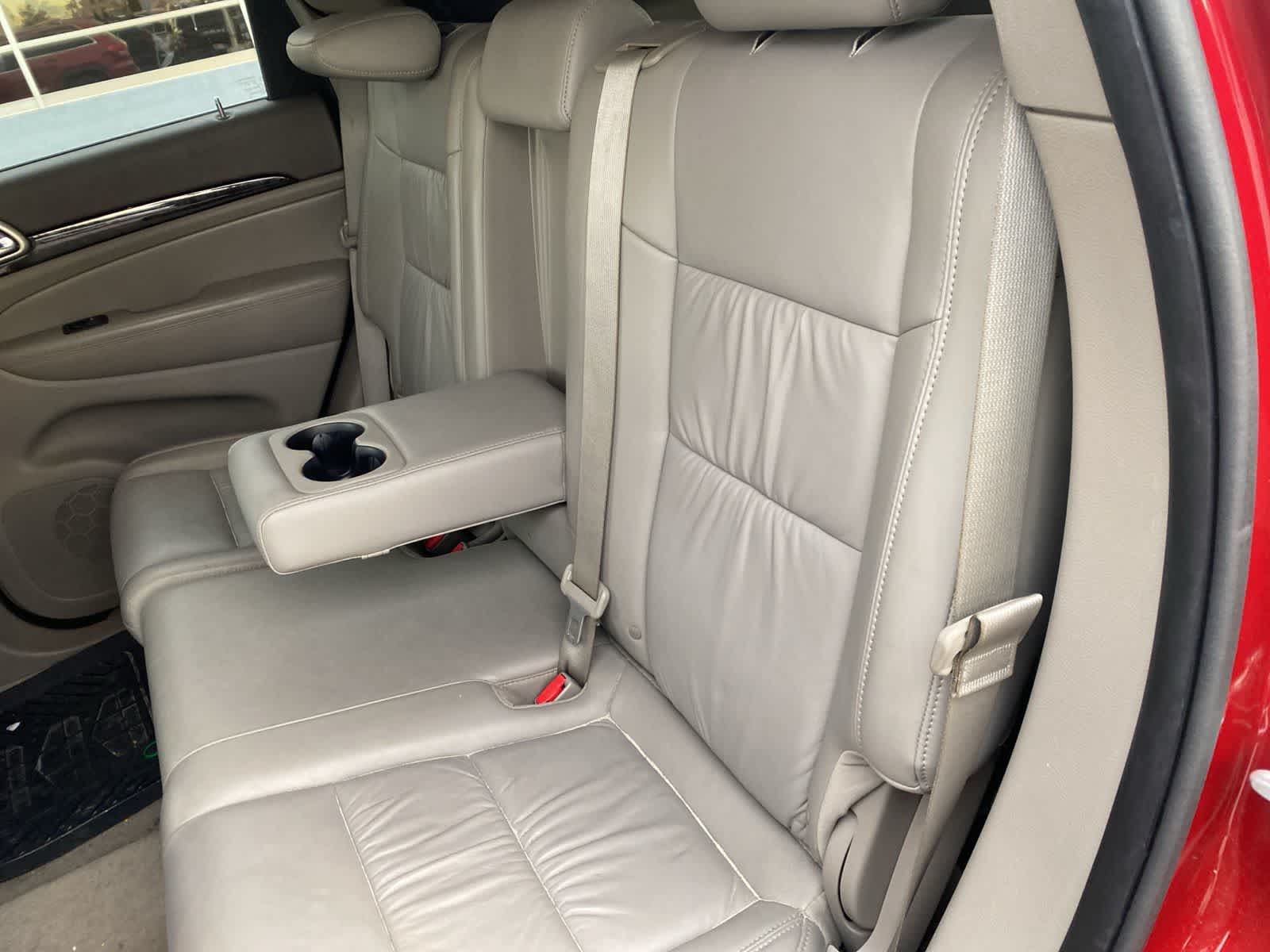 Thumbnail: 2011 Jeep Grand Cherokee - 12