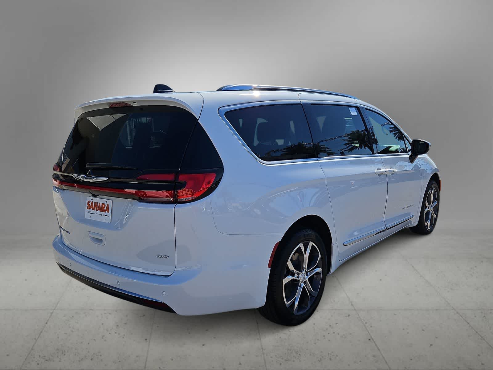Thumbnail: 2026 Chrysler Pacifica - 8