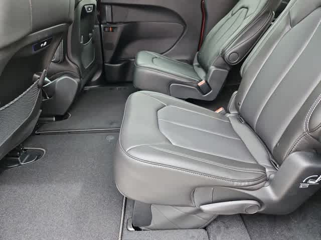 Thumbnail: 2026 Chrysler Pacifica - 19
