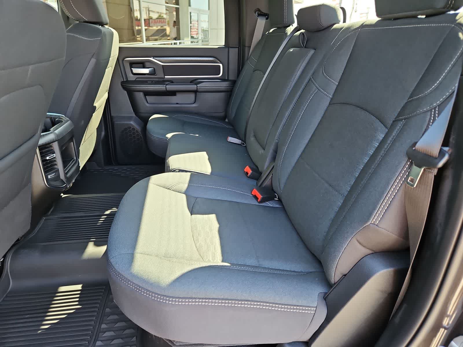2025 RAM 3500 Big Horn 18