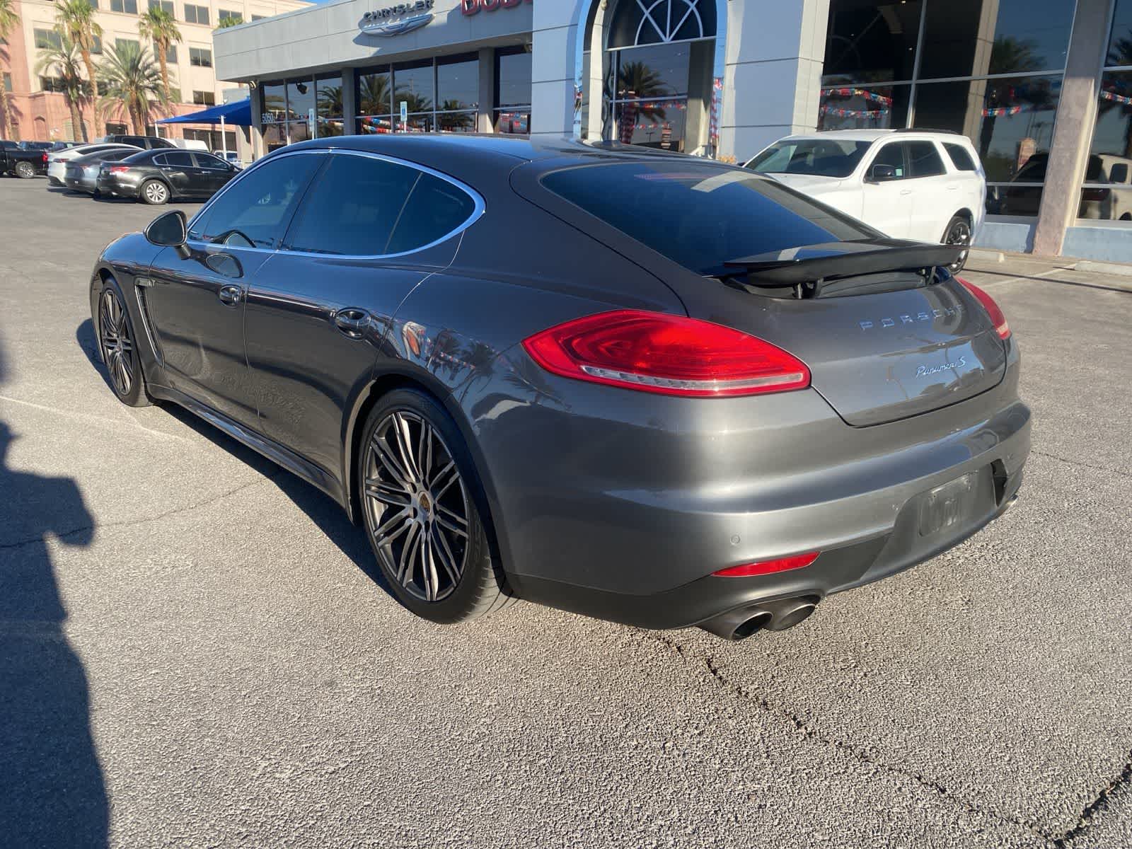 Thumbnail: 2016 Porsche Panamera - 9