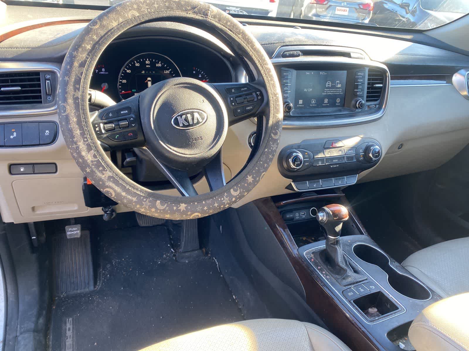 Thumbnail: 2017 Kia Sorento - 11