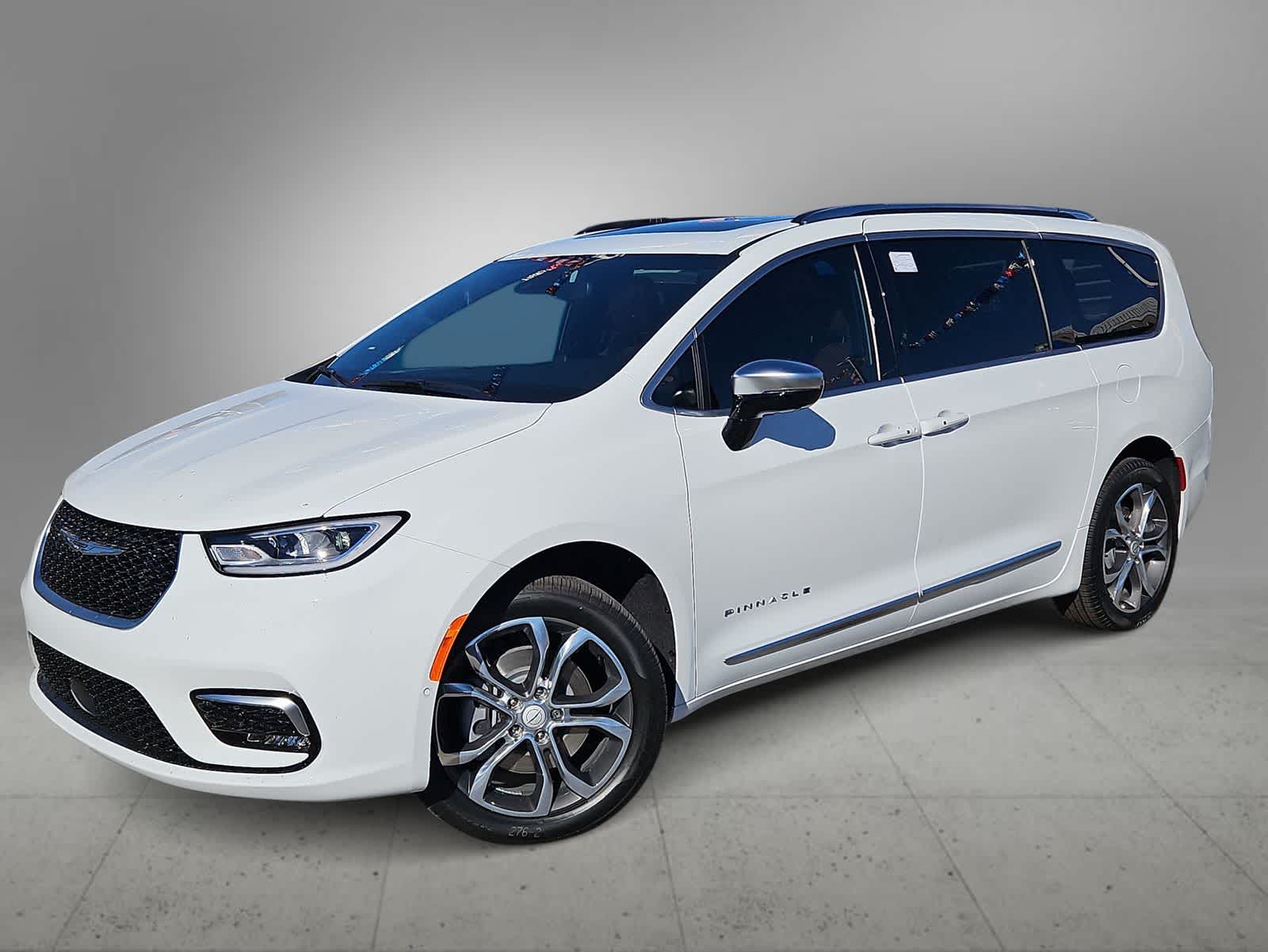 2026 Chrysler Pacifica Pinnacle's photo