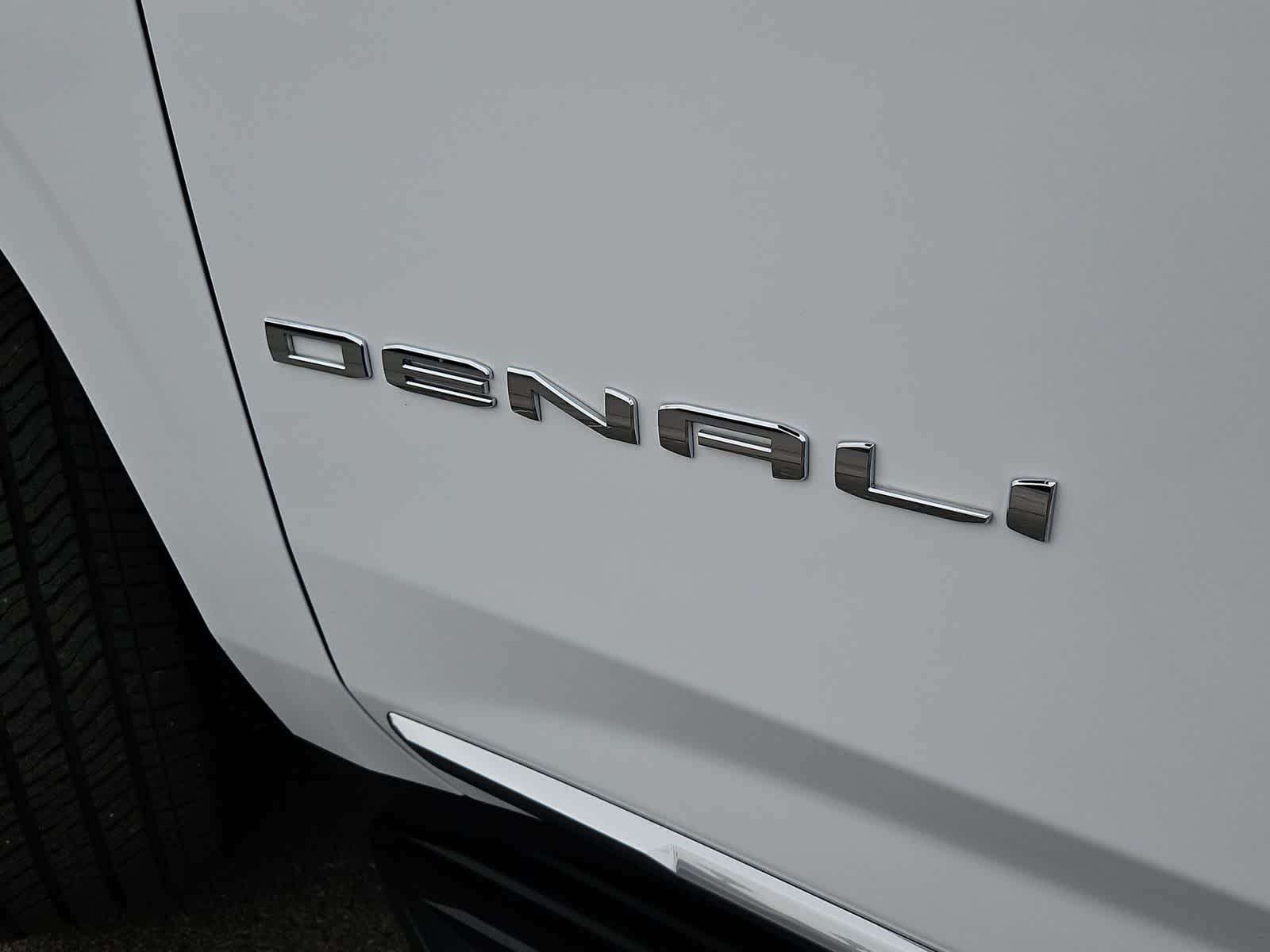 Thumbnail: 2023 GMC Yukon - 13