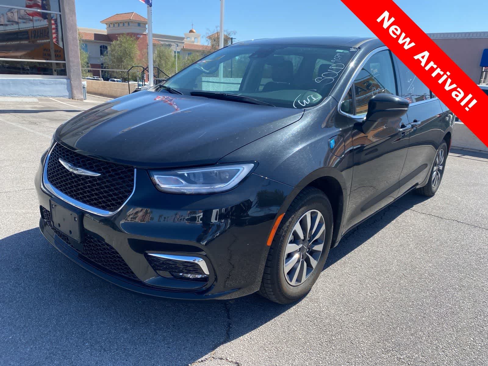 2023 Chrysler Pacifica Hybrid Touring L Hybrid's photo
