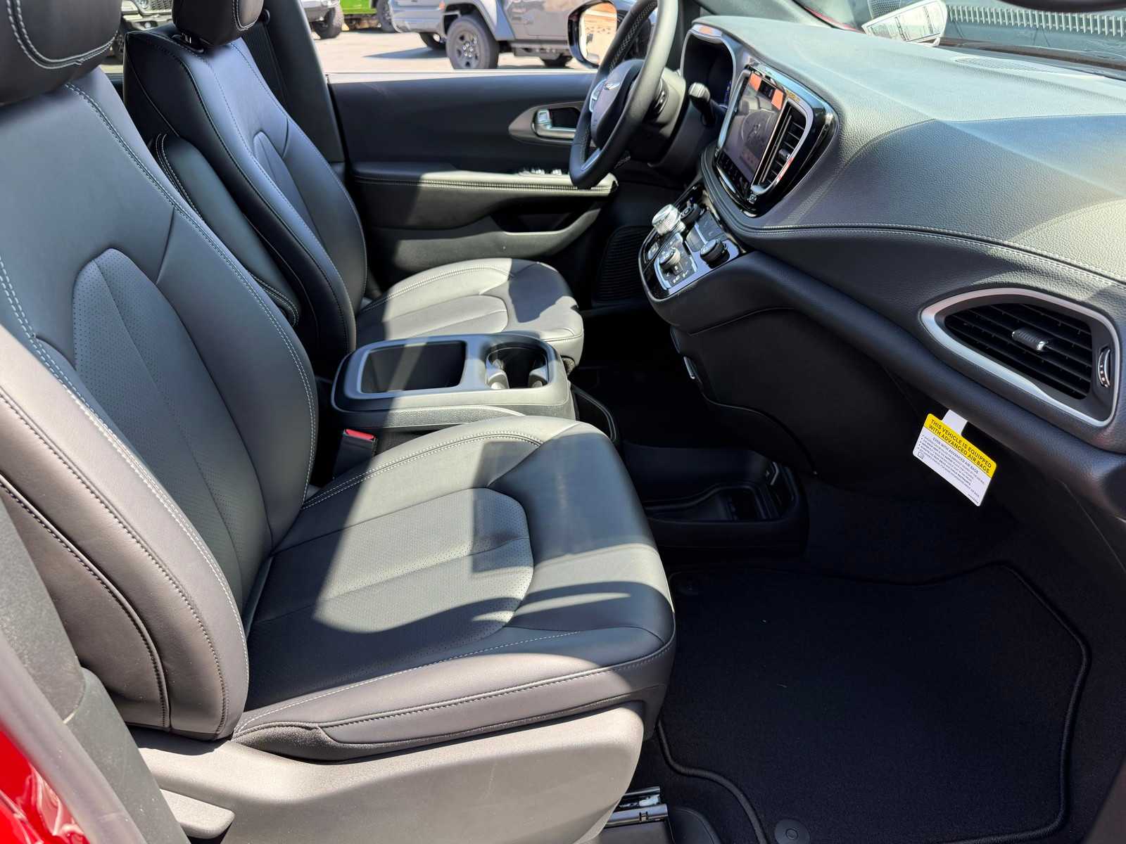 Thumbnail: 2026 Chrysler Pacifica - 21