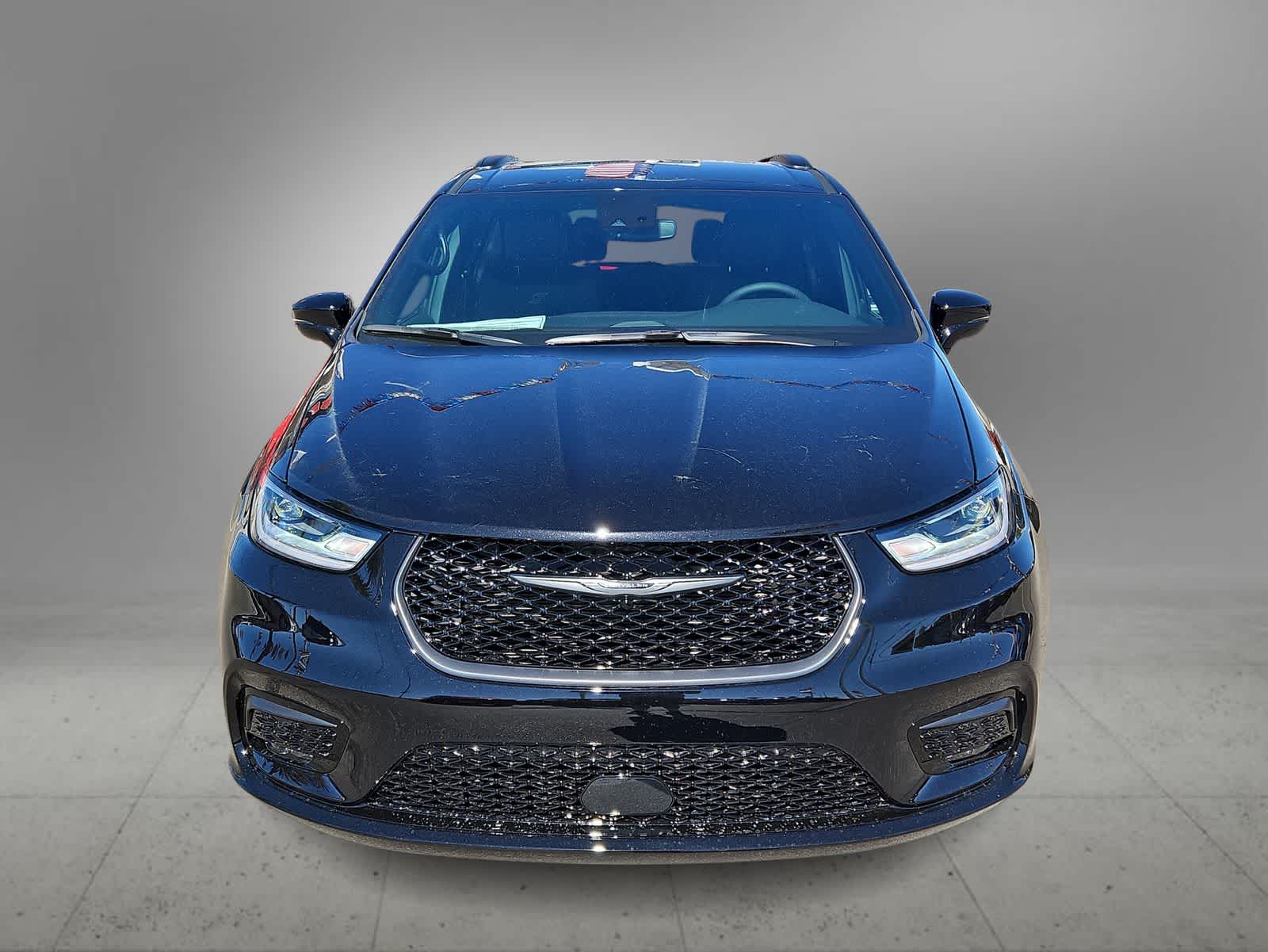 Thumbnail: 2026 Chrysler Pacifica - 3