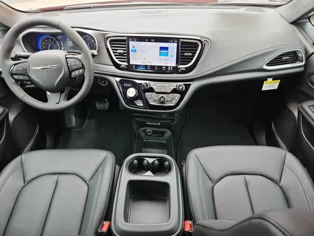 Thumbnail: 2026 Chrysler Pacifica - 15