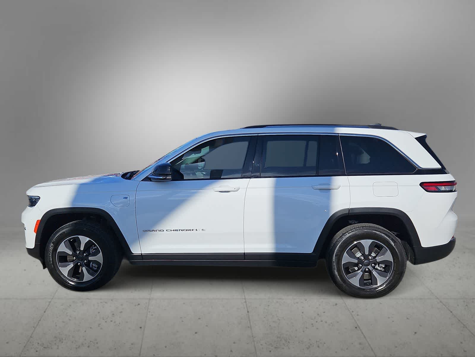 Thumbnail: 2022 Jeep Grand Cherokee - 6