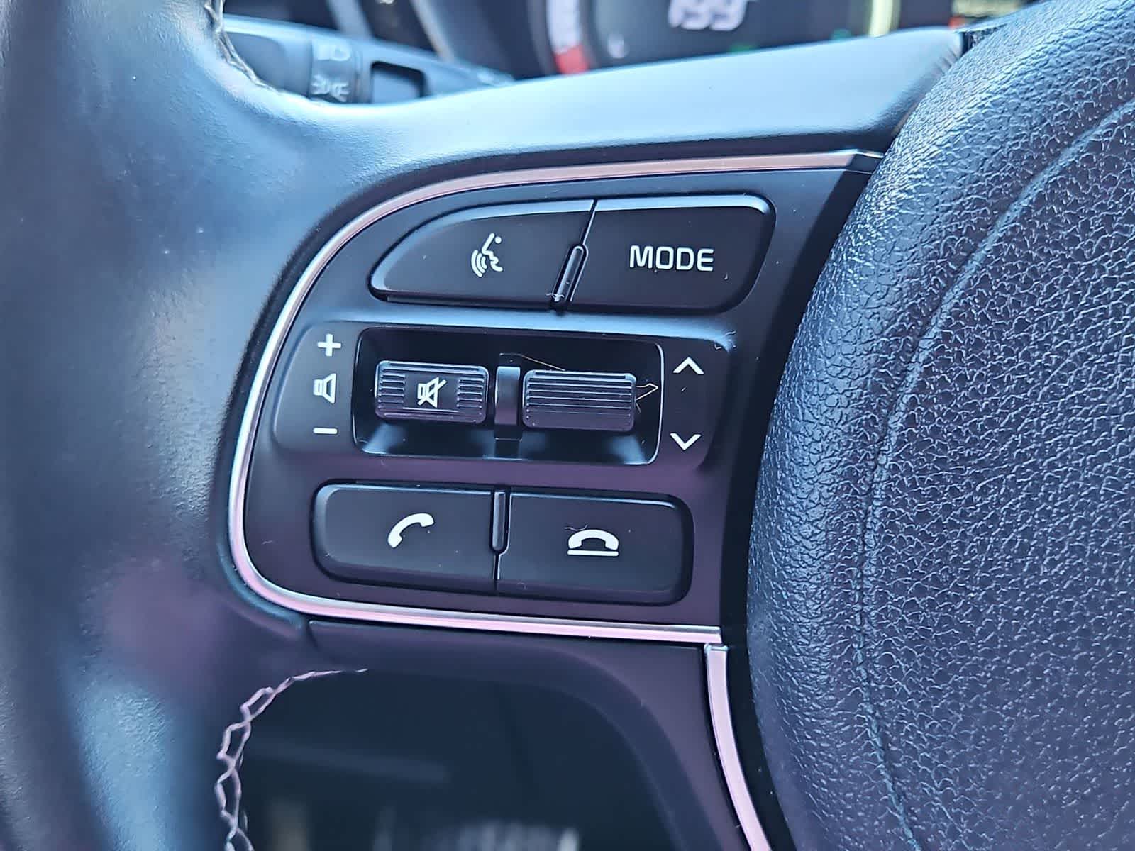 Thumbnail: 2022 Kia Niro - 24