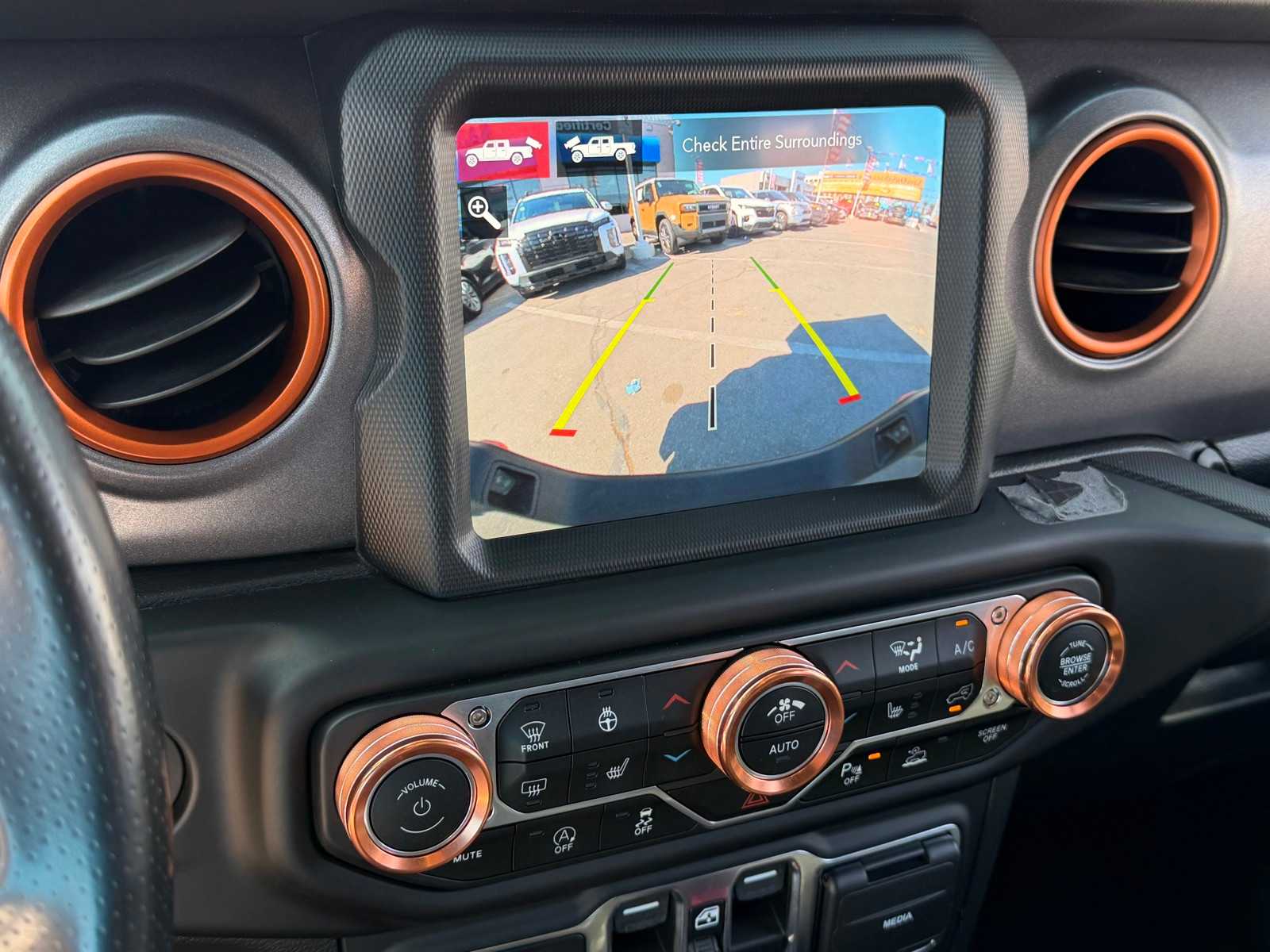 Thumbnail: 2021 Jeep Gladiator - 19