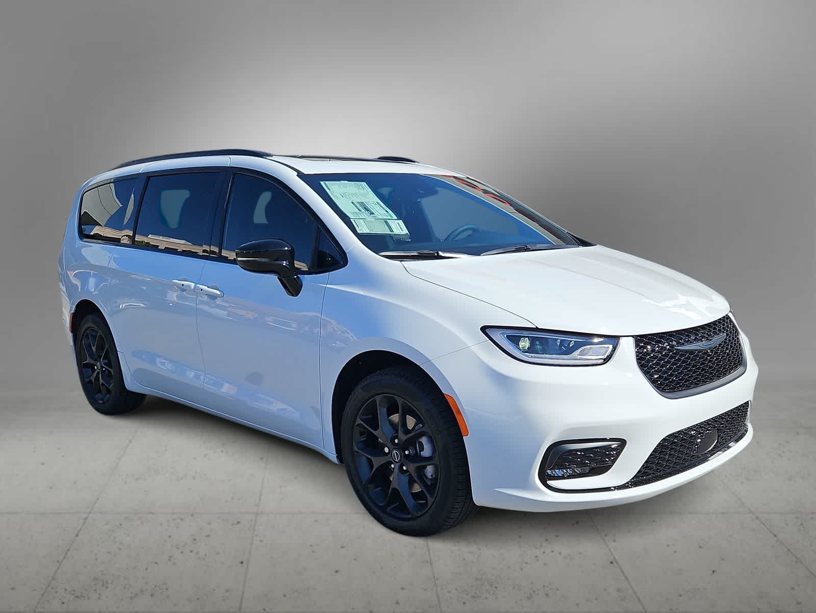 Thumbnail: 2026 Chrysler Pacifica - 2