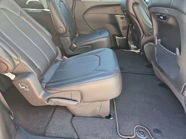 Thumbnail: 2026 Chrysler Pacifica - 20