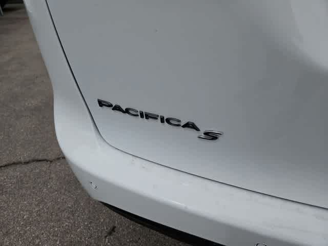 Thumbnail: 2026 Chrysler Pacifica - 16