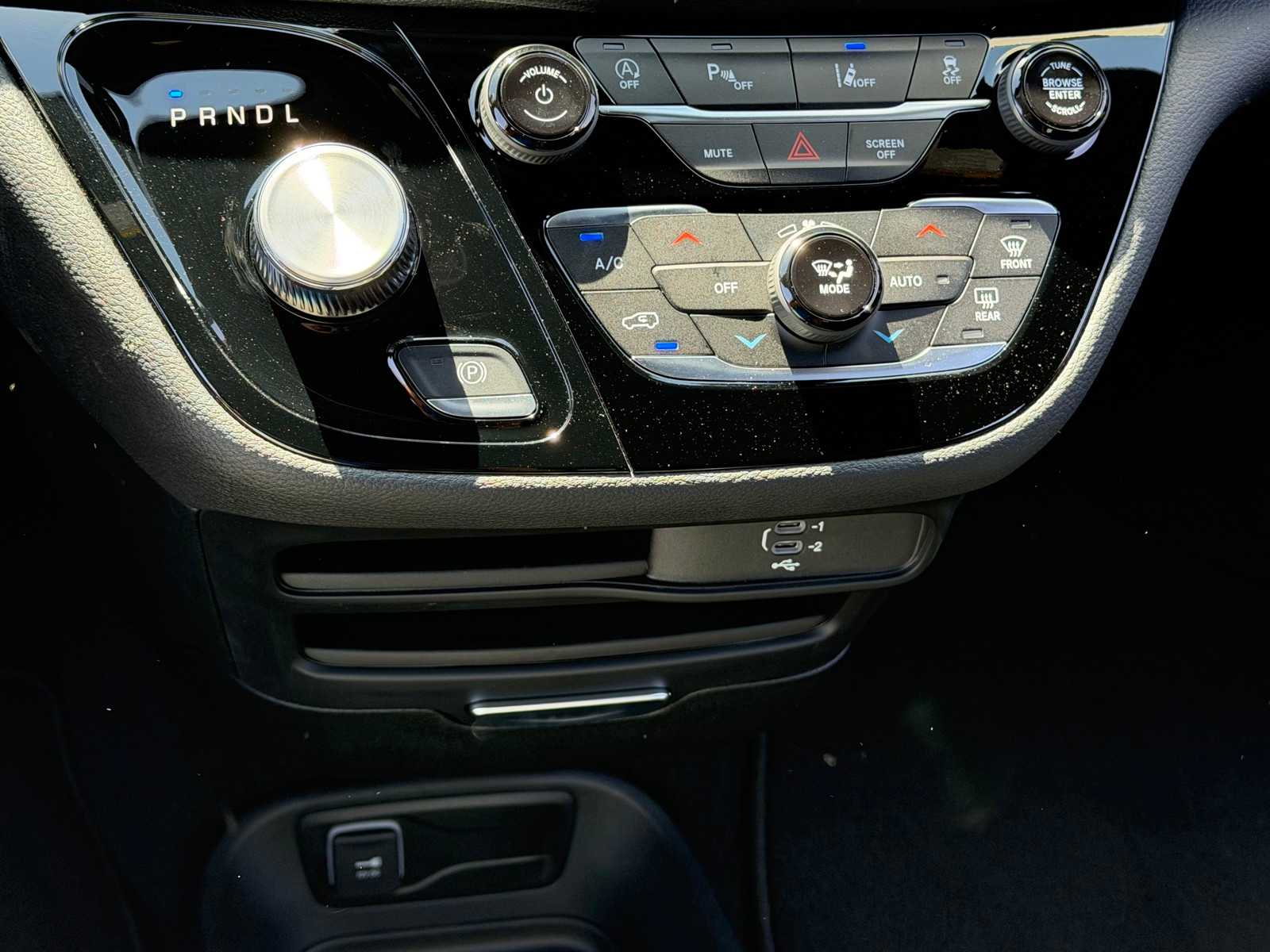 Thumbnail: 2026 Chrysler Pacifica - 19