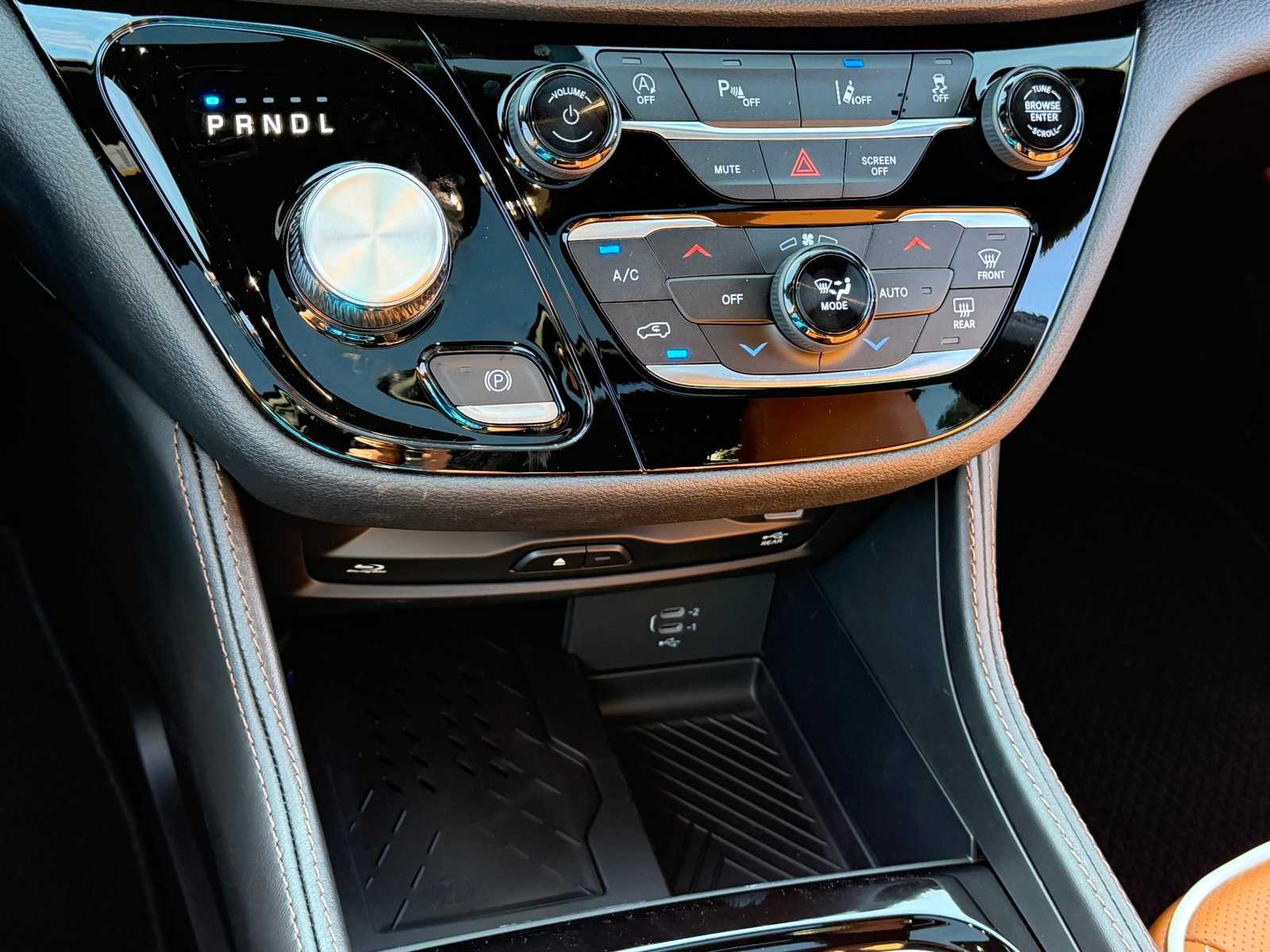 Thumbnail: 2026 Chrysler Pacifica - 19