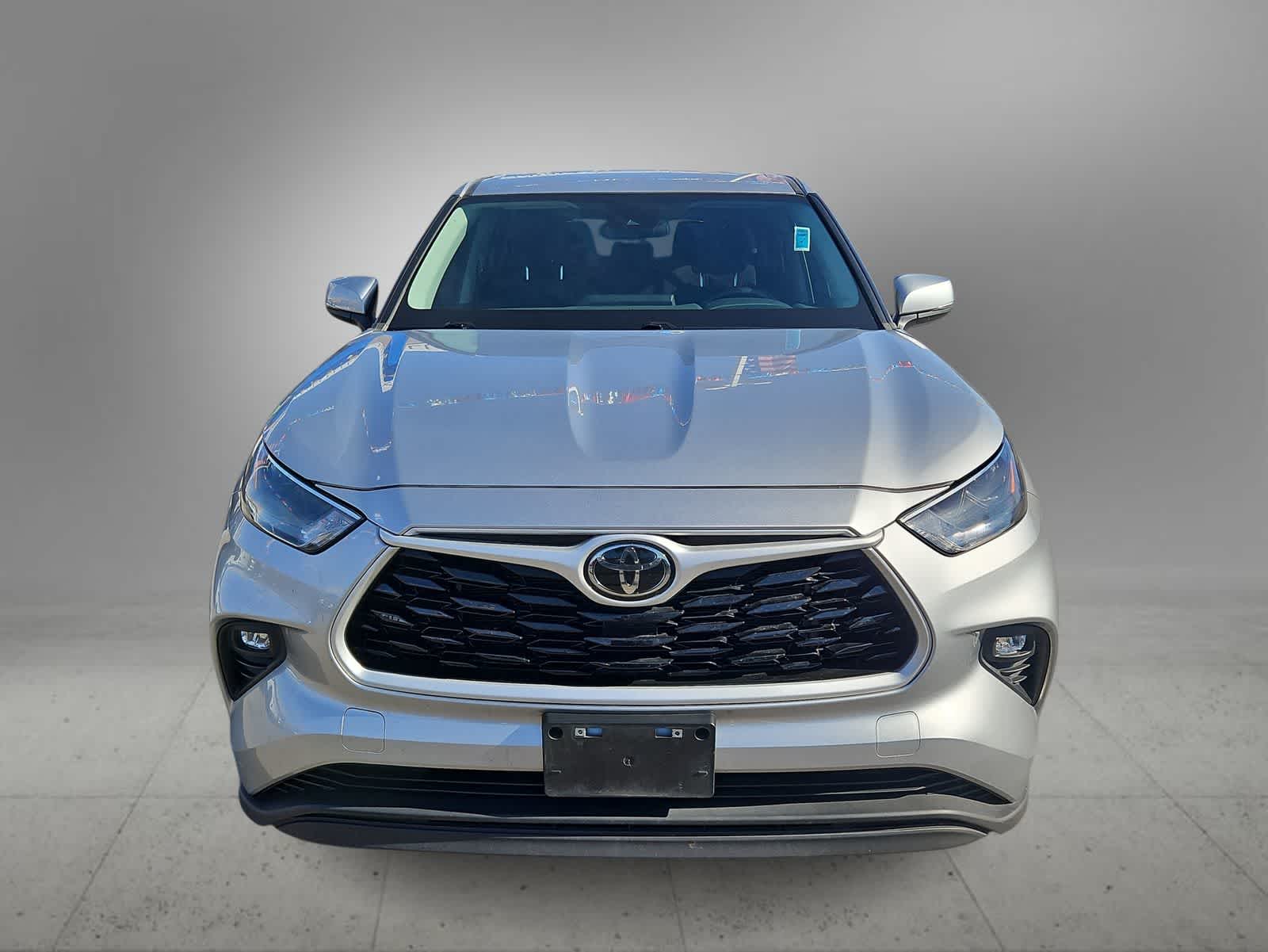 Thumbnail: 2023 Toyota Highlander - 4