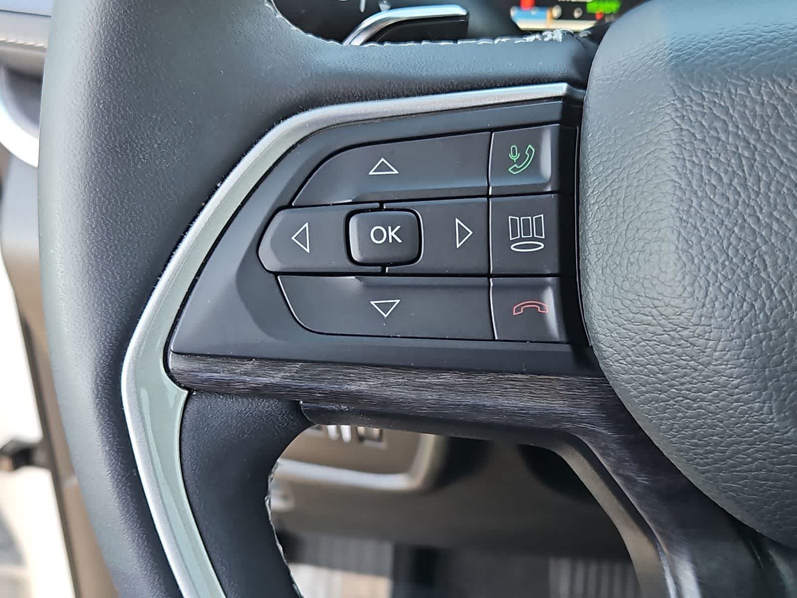 Thumbnail: 2022 Jeep Grand Cherokee - 24