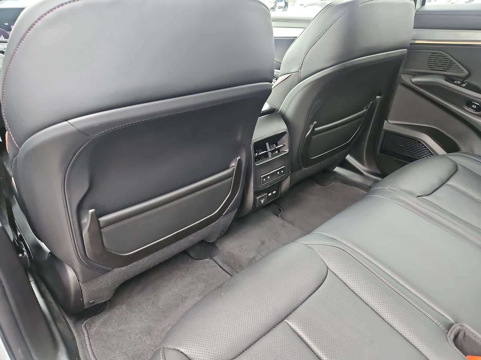 Thumbnail: 2024 Jeep Wagoneer S - 18