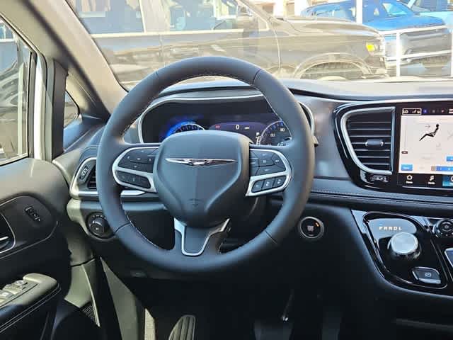 Thumbnail: 2026 Chrysler Pacifica - 22
