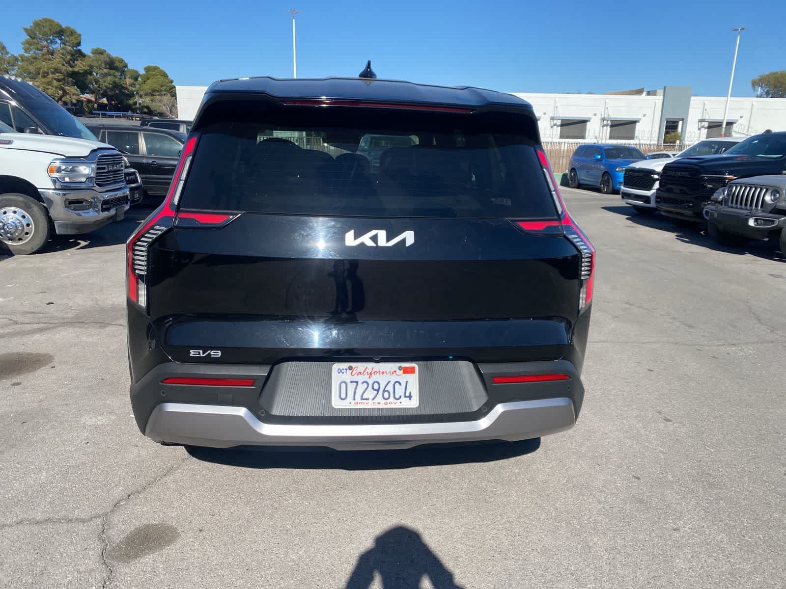 Thumbnail: 2024 Kia EV9 - 7