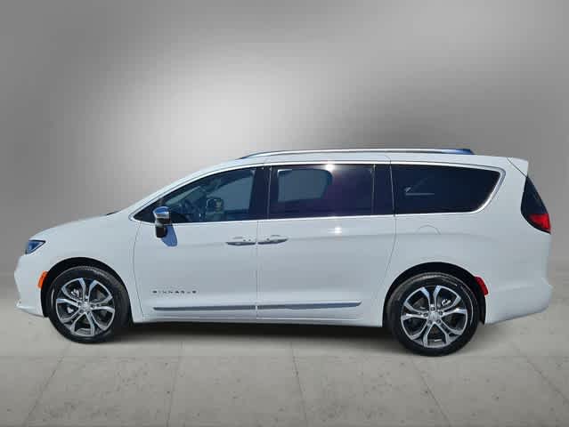 Thumbnail: 2026 Chrysler Pacifica - 5