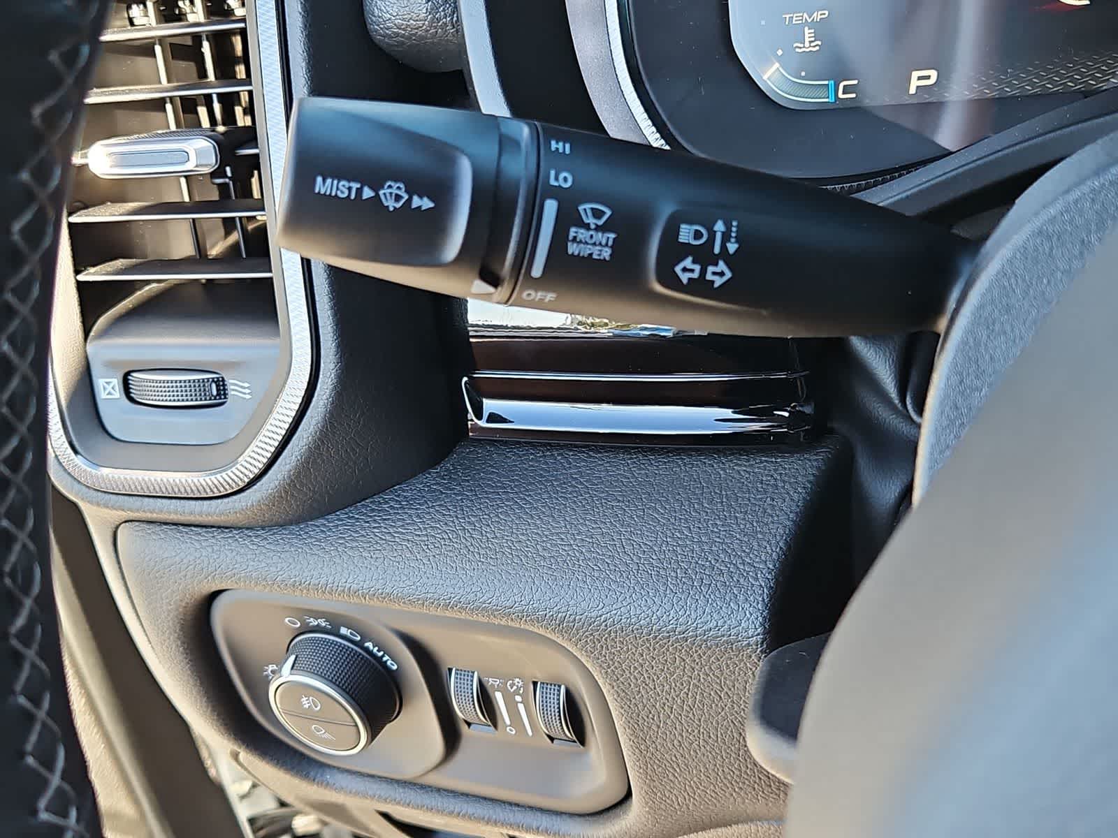 Thumbnail: 2026 RAM 1500 - 25