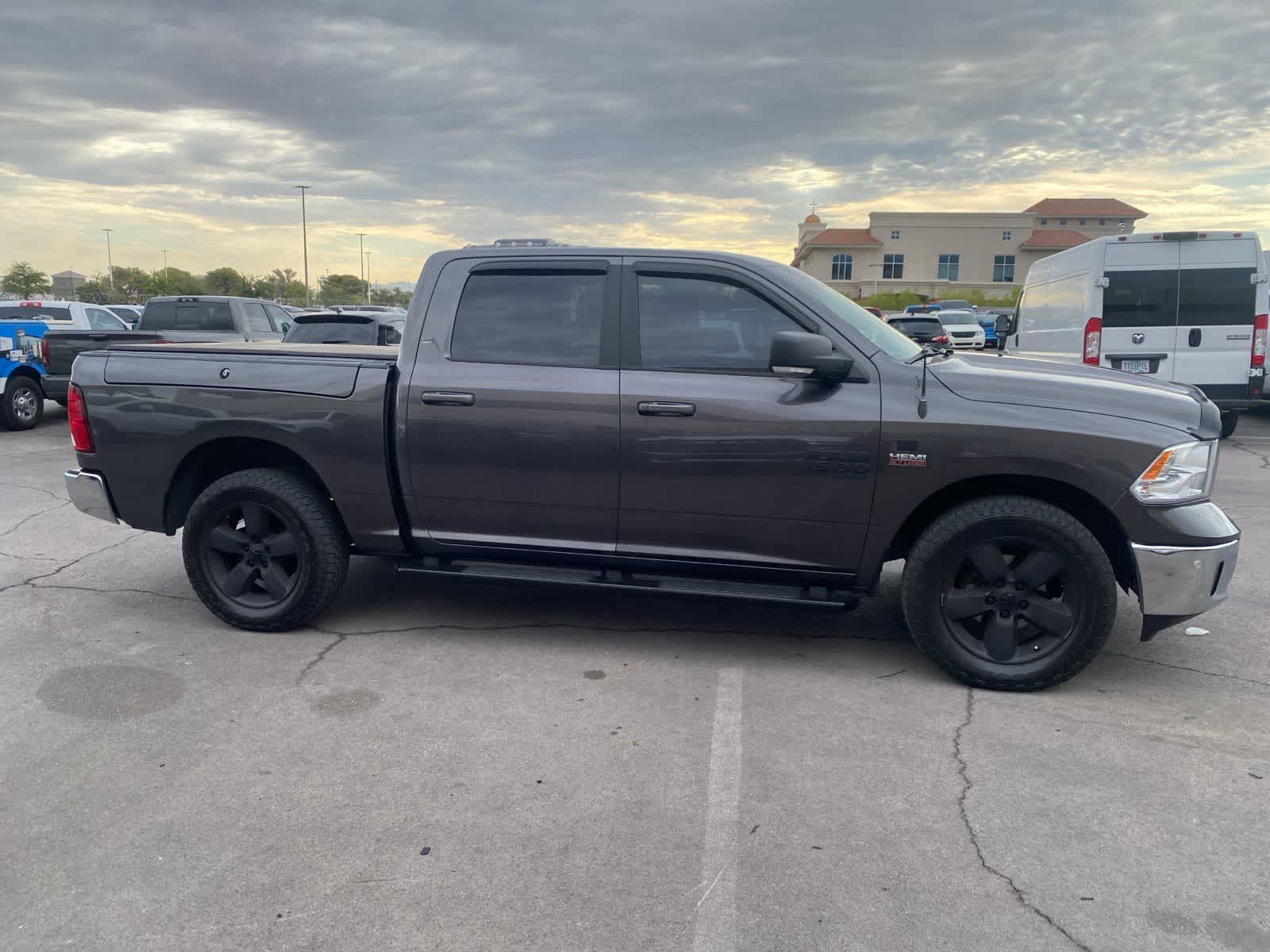 Thumbnail: 2019 RAM 1500 Classic - 4