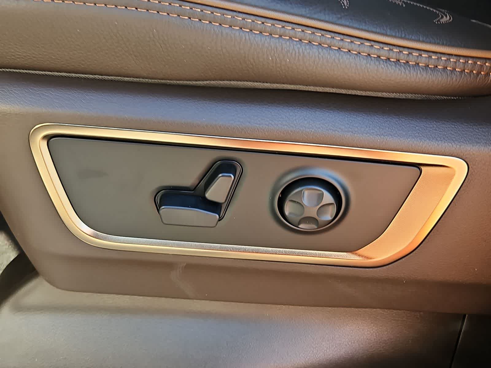 Thumbnail: 2026 RAM 1500 - 18