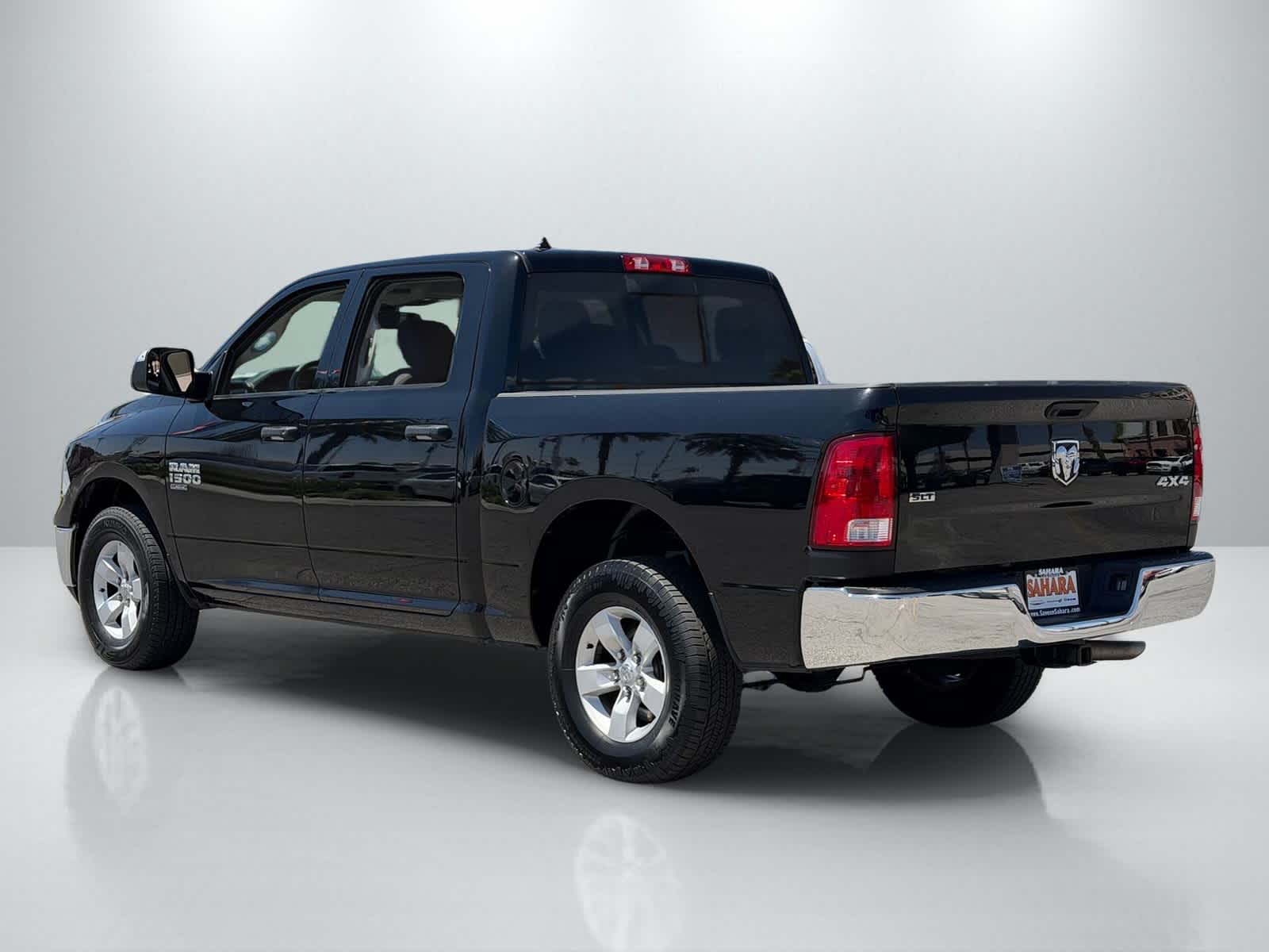 Thumbnail: 2023 RAM 1500 Classic - 4
