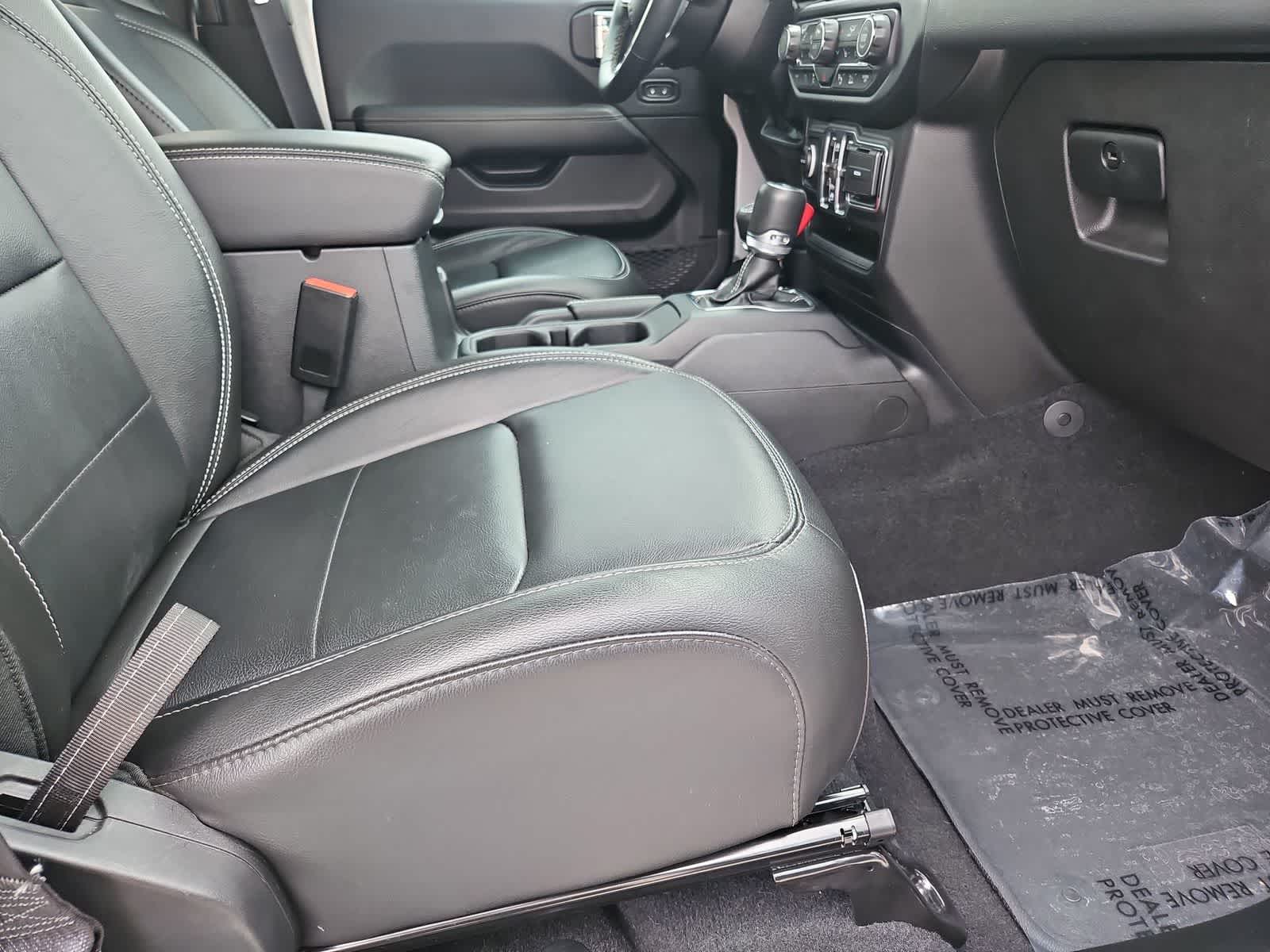 Thumbnail: 2023 Jeep Wrangler - 21