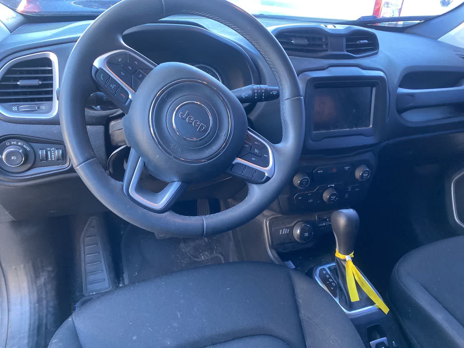 Thumbnail: 2019 Jeep Renegade - 9