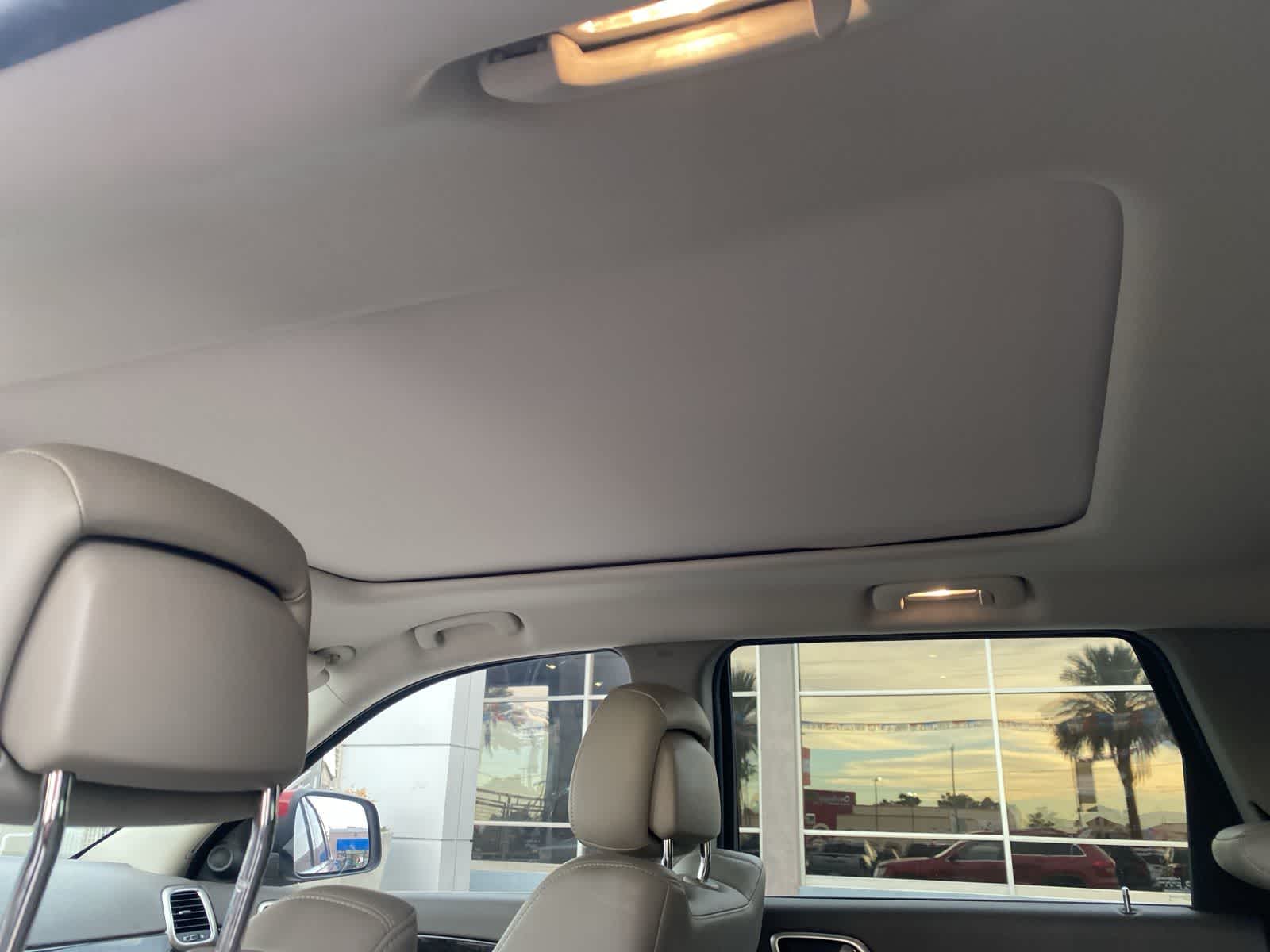 Thumbnail: 2011 Jeep Grand Cherokee - 13