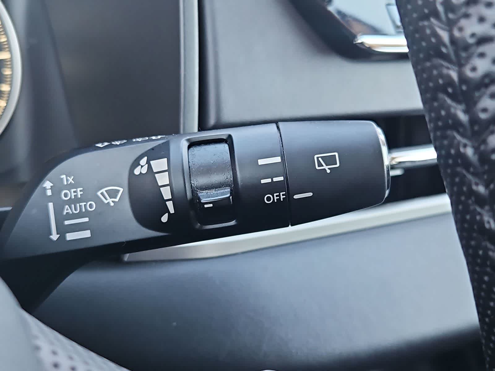 Thumbnail: 2024 Mitsubishi Outlander - 27