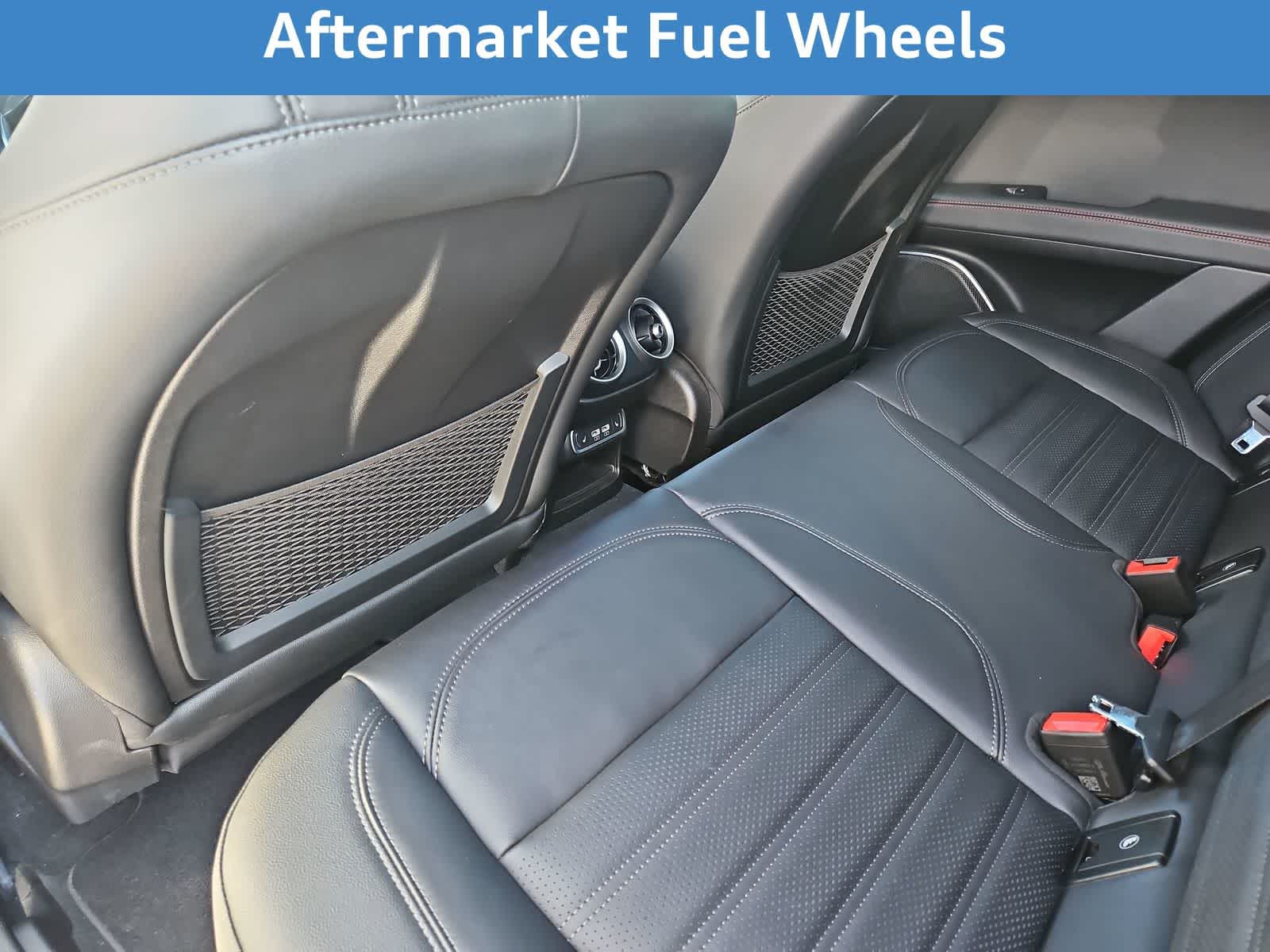 Thumbnail: 2023 Alfa Romeo Stelvio - 20