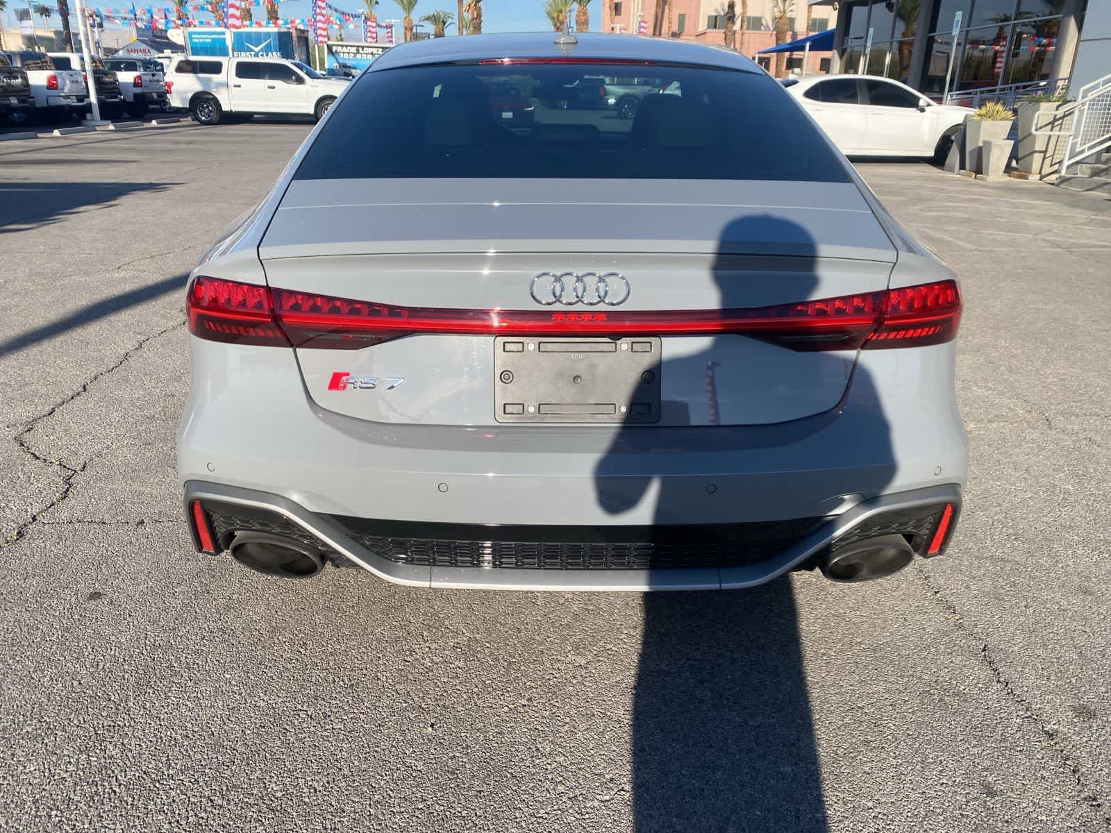 Thumbnail: 2024 Audi RS 7 - 7