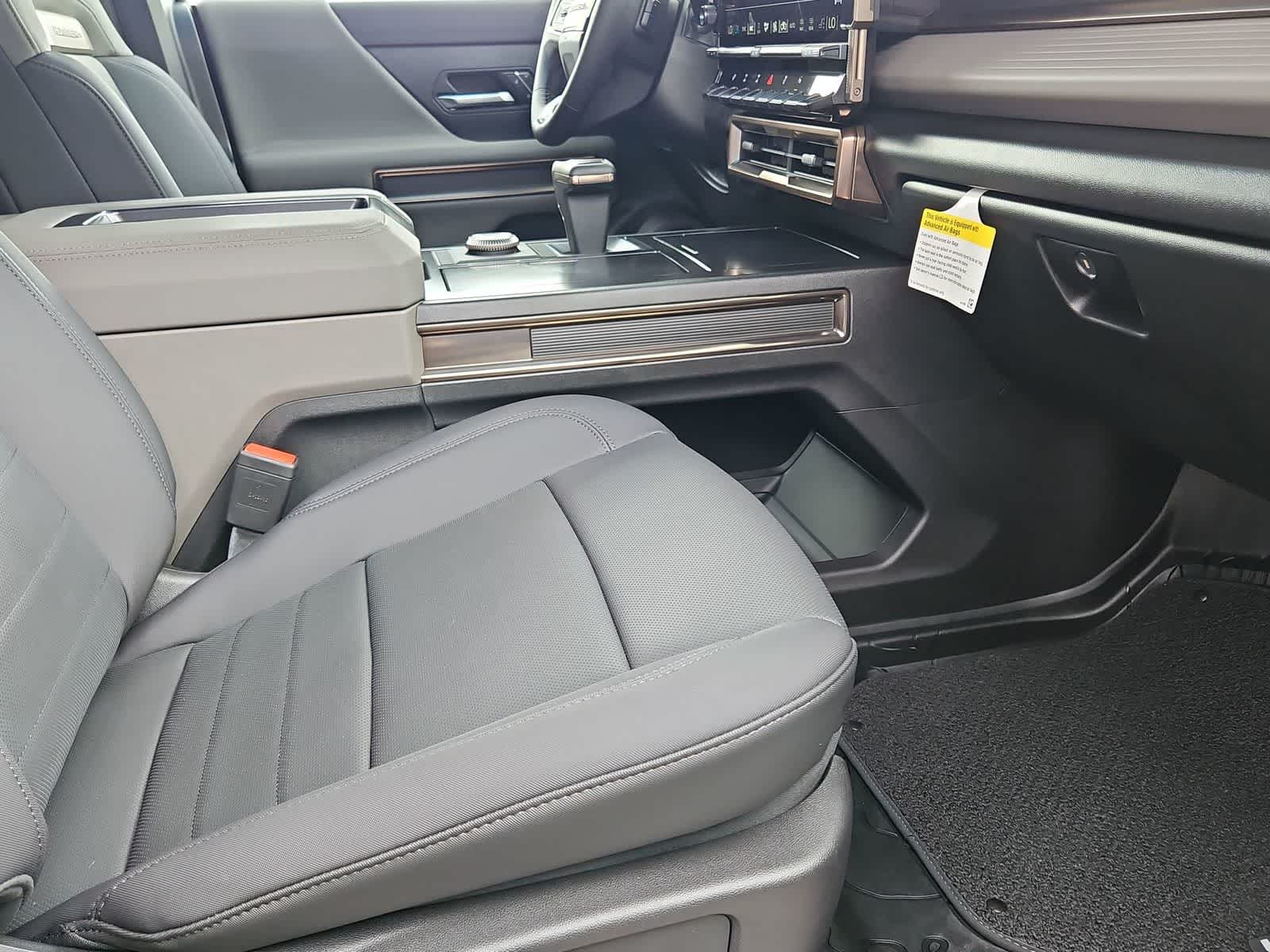 Thumbnail: 2024 GMC Hummer EV - 21