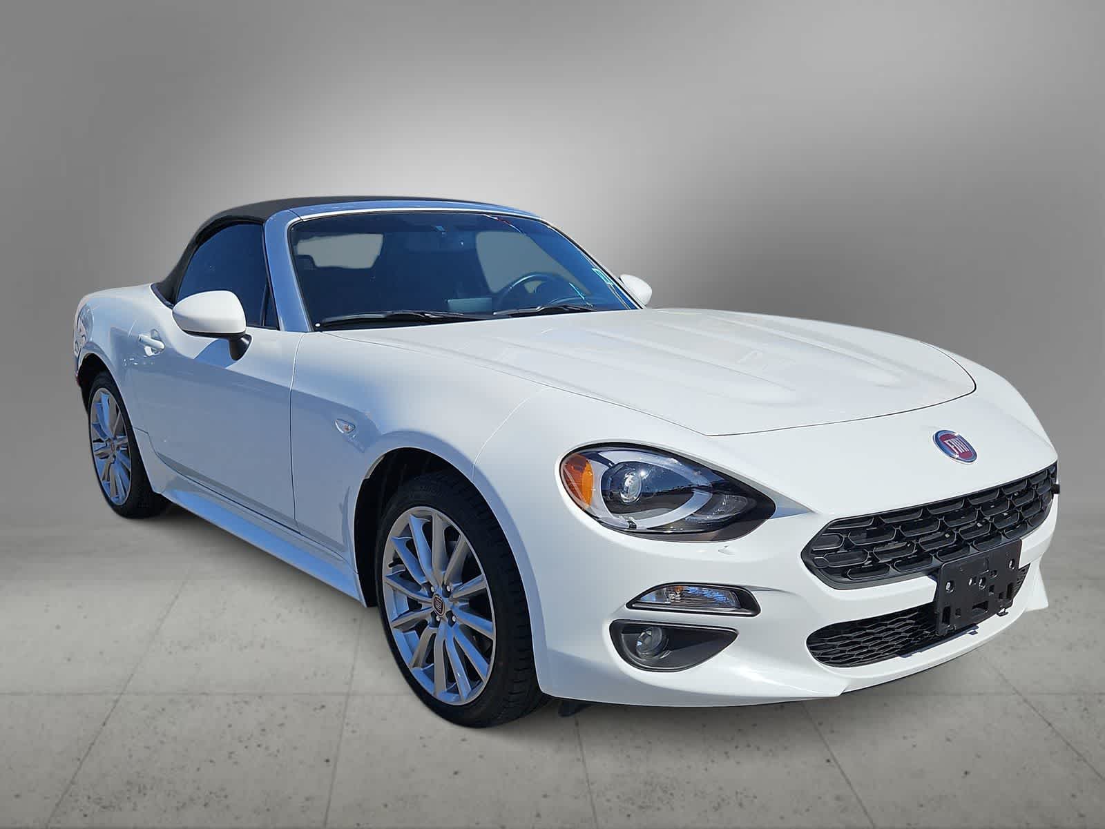 2020 Fiat 124 Spider Lusso photo 2