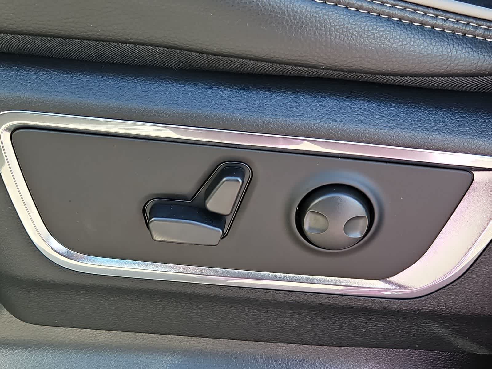 Thumbnail: 2026 RAM 1500 - 18