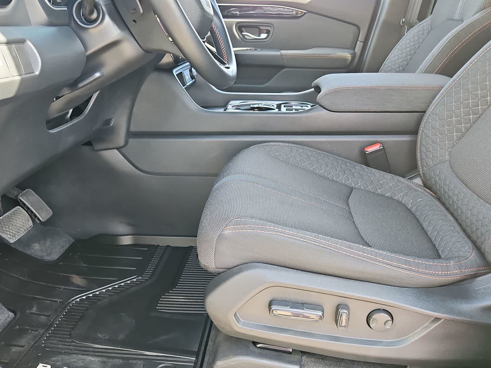 Thumbnail: 2025 Honda Pilot - 17