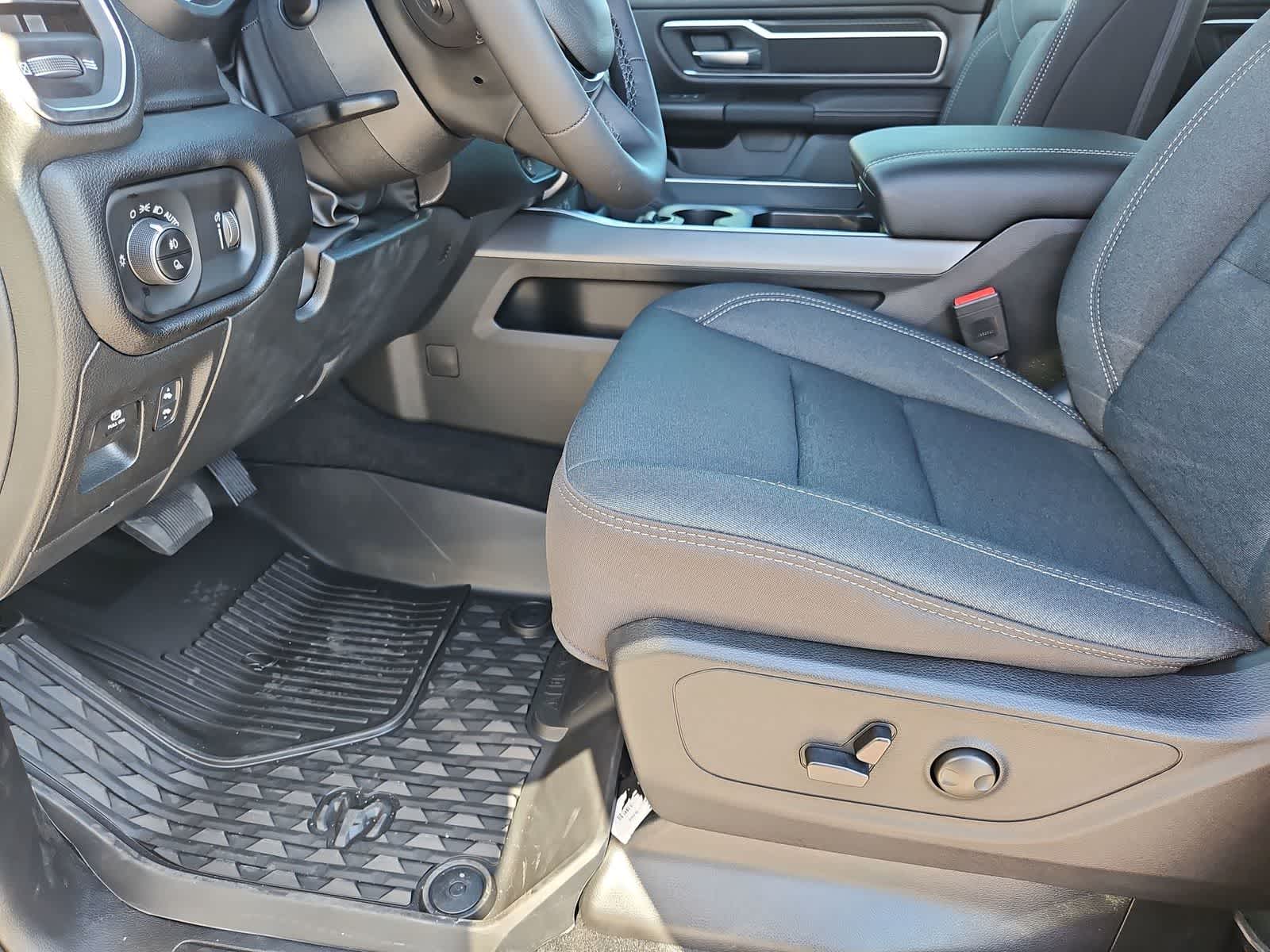 Thumbnail: 2026 RAM 1500 - 16