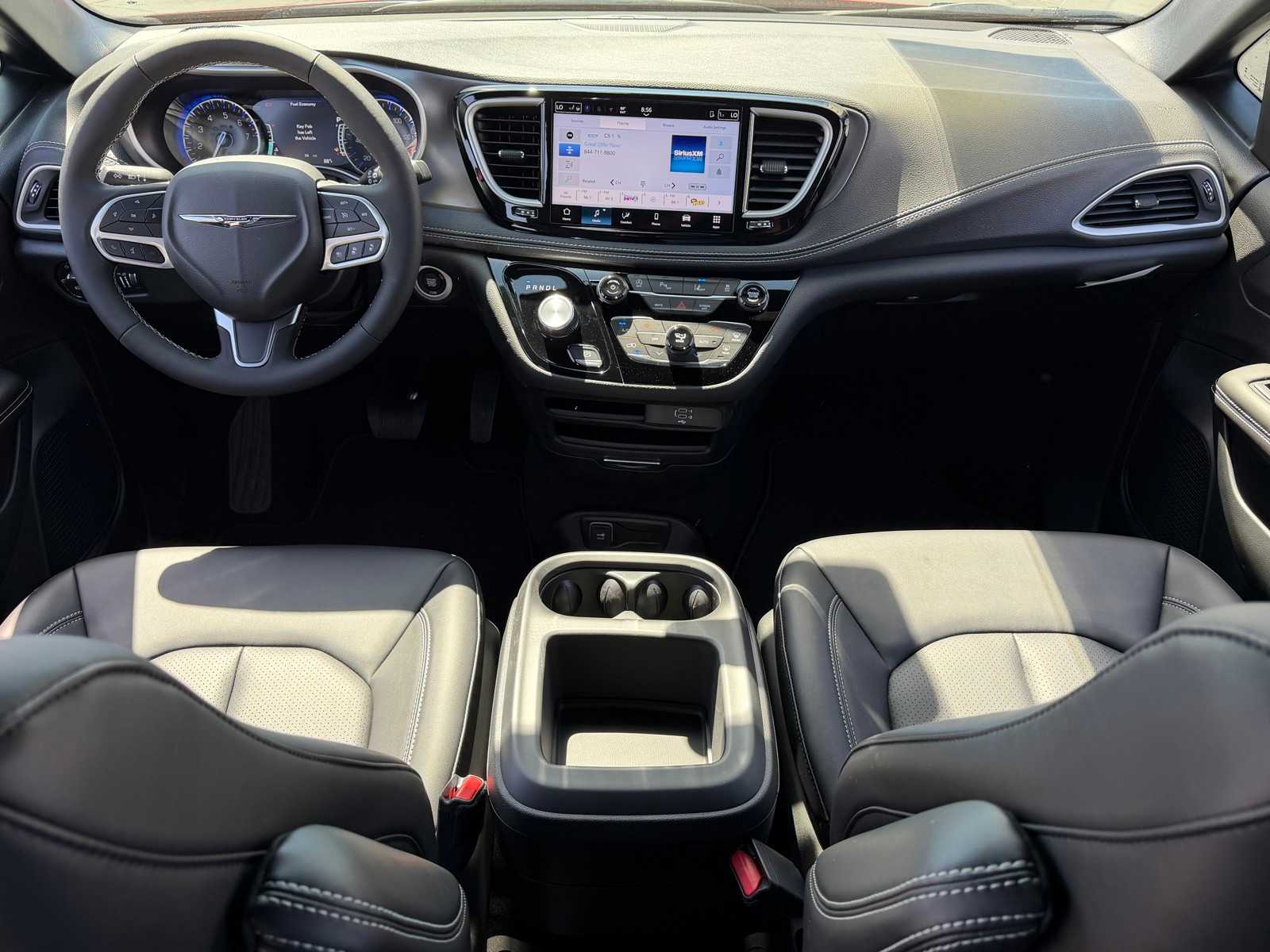 Thumbnail: 2026 Chrysler Pacifica - 24