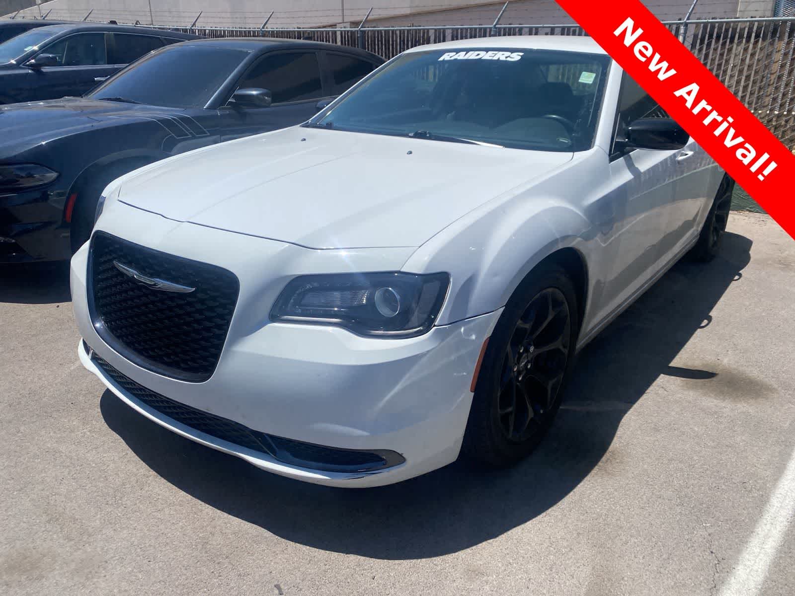2019 Chrysler 300 Touring Hero Image