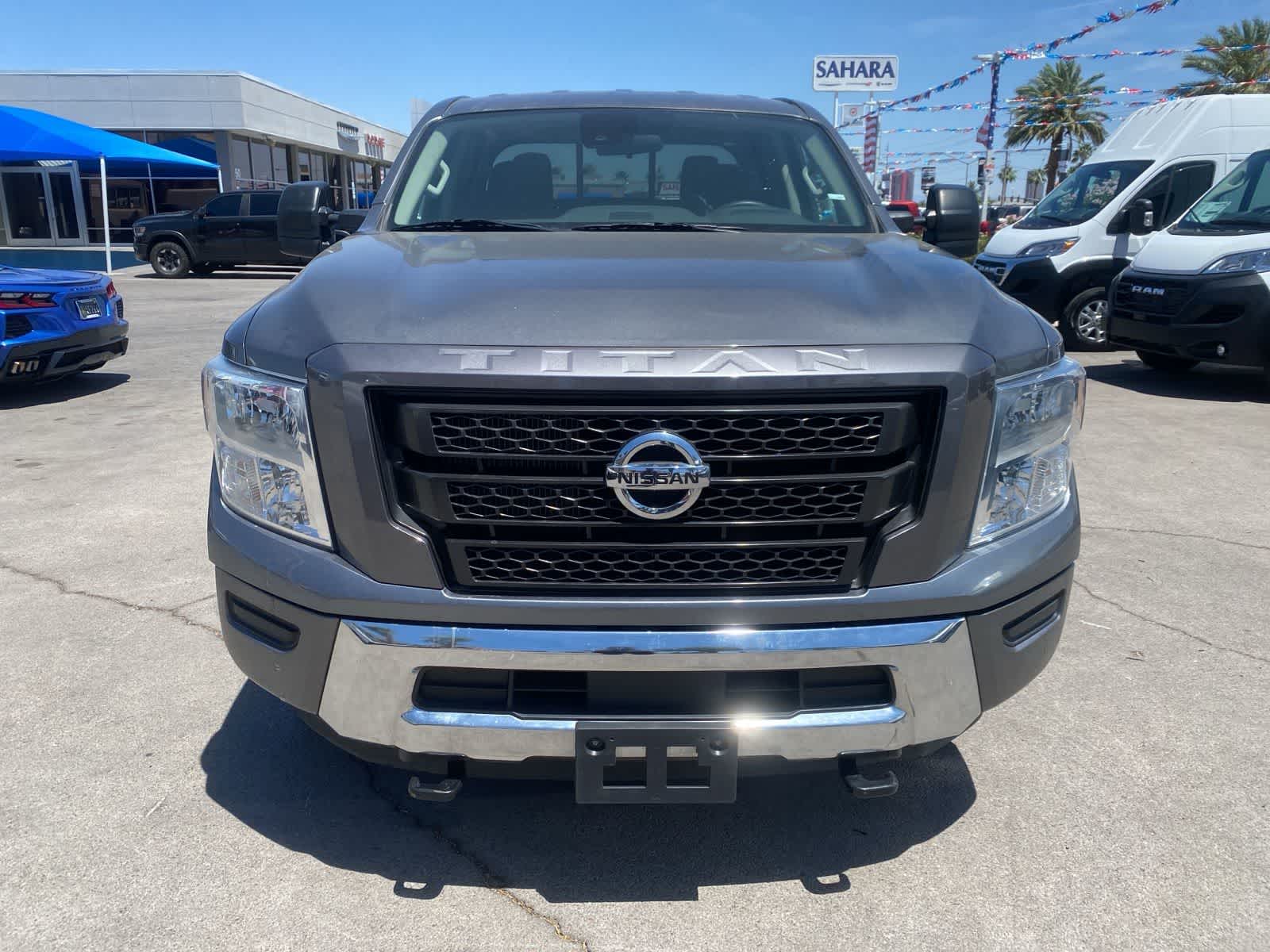 2022 Nissan Titan SV 2