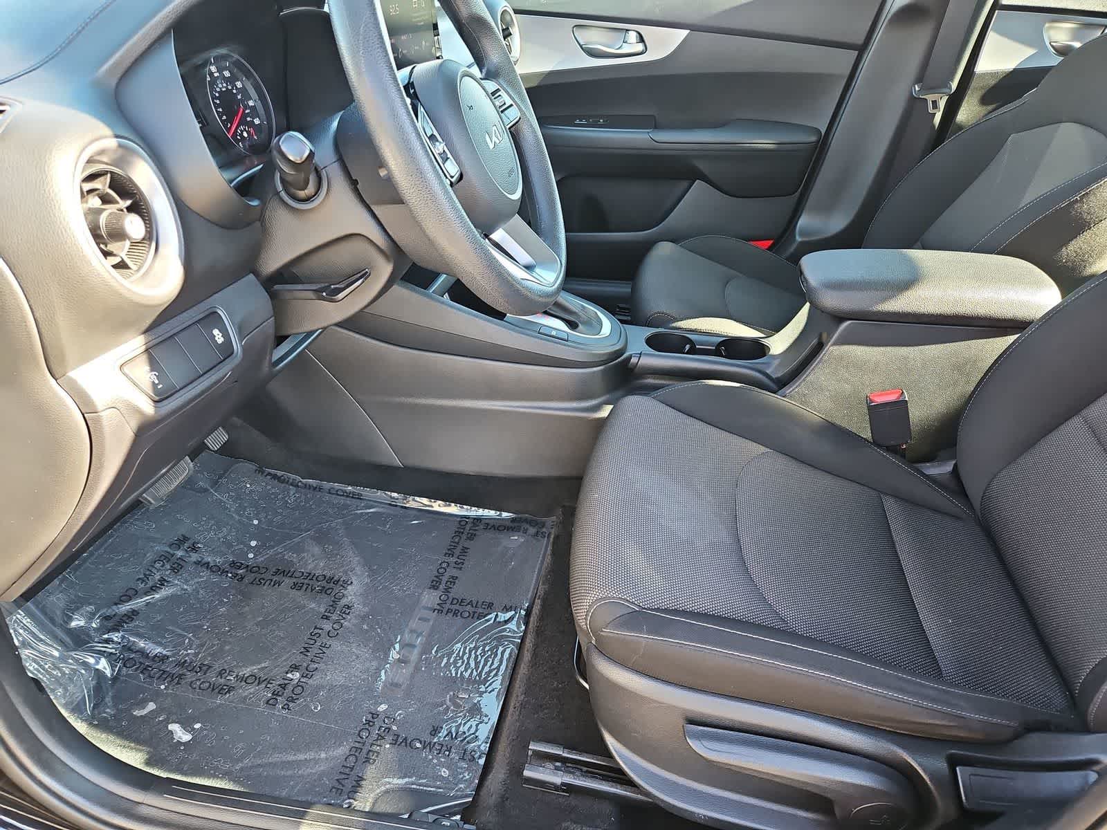 Thumbnail: 2023 Kia Forte - 17