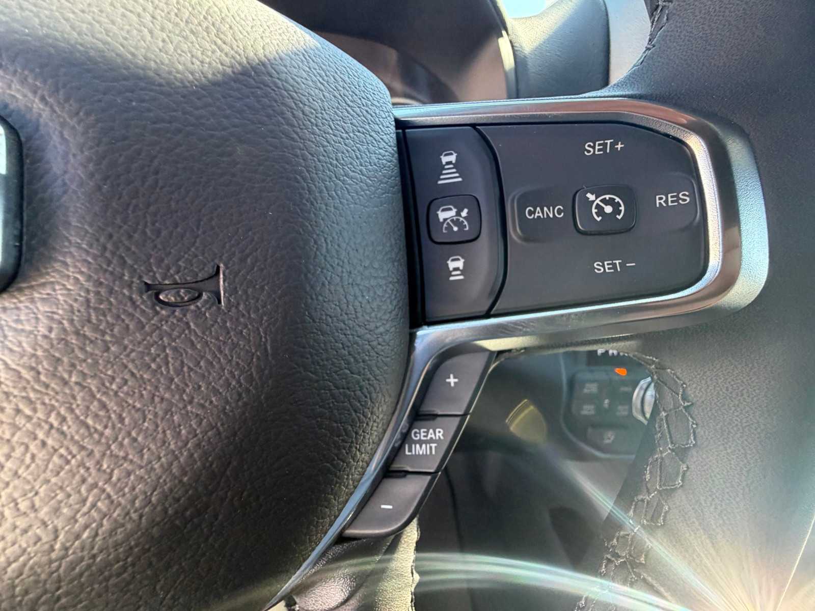 Thumbnail: 2026 RAM 1500 - 32