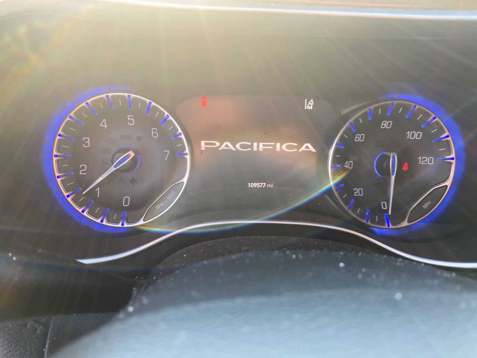 Thumbnail: 2018 Chrysler Pacifica - 6
