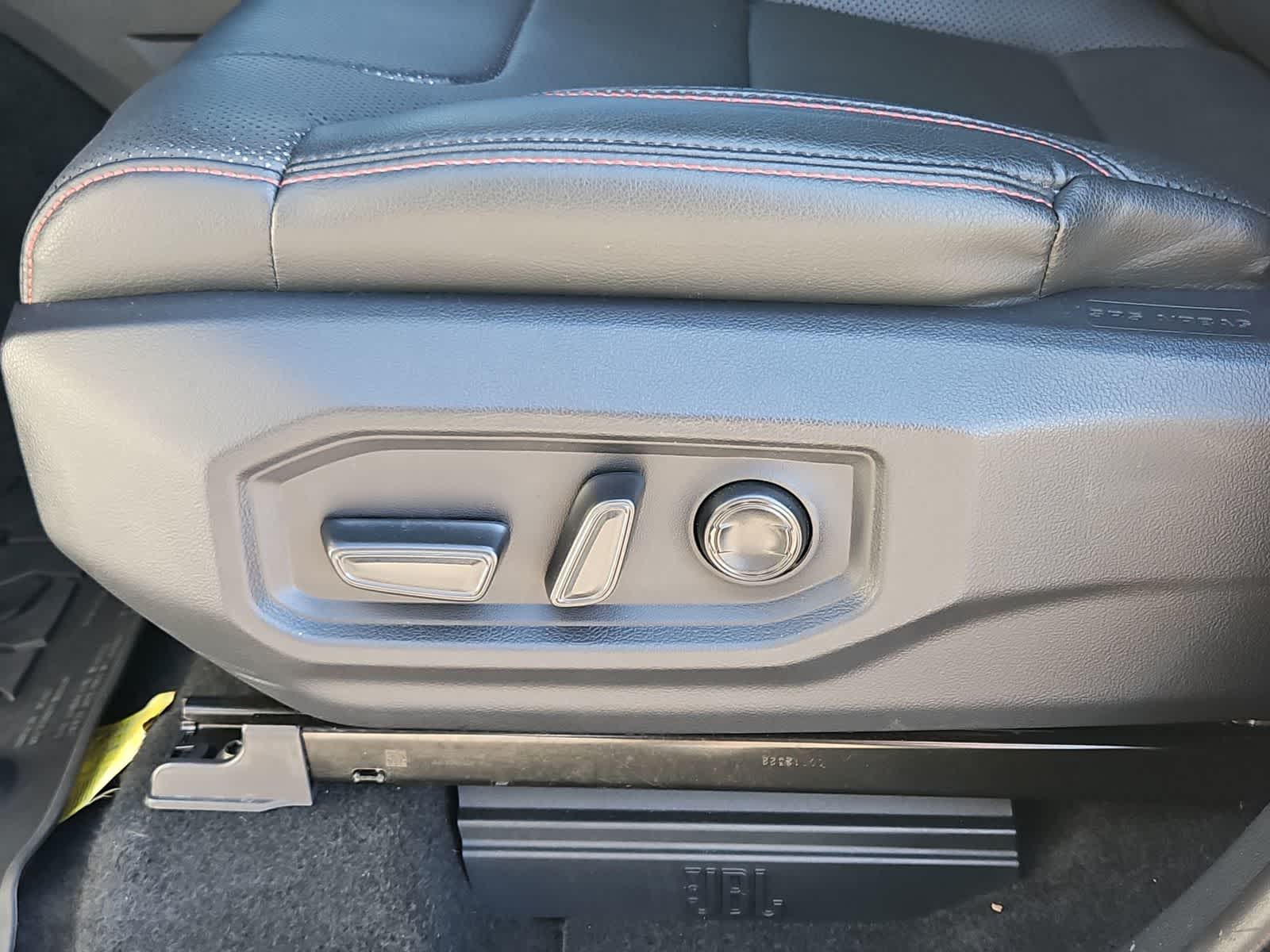 Thumbnail: 2022 Toyota Tundra - 18