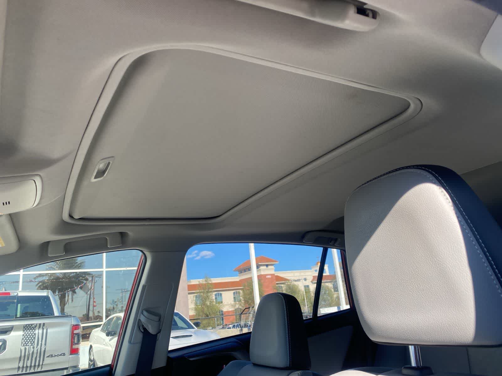 Thumbnail: 2016 Toyota RAV4 - 13