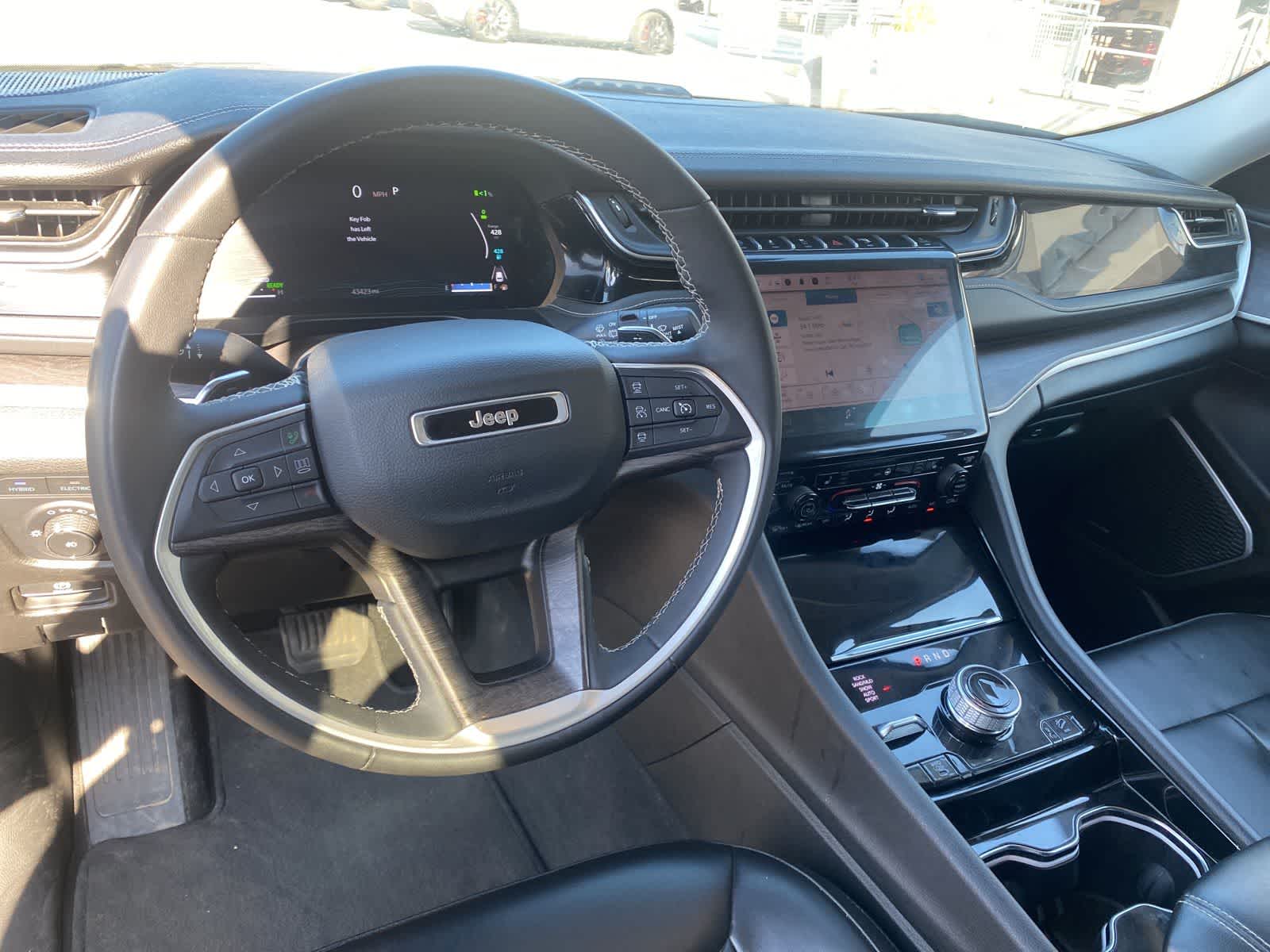 Thumbnail: 2023 Jeep Grand Cherokee - 10